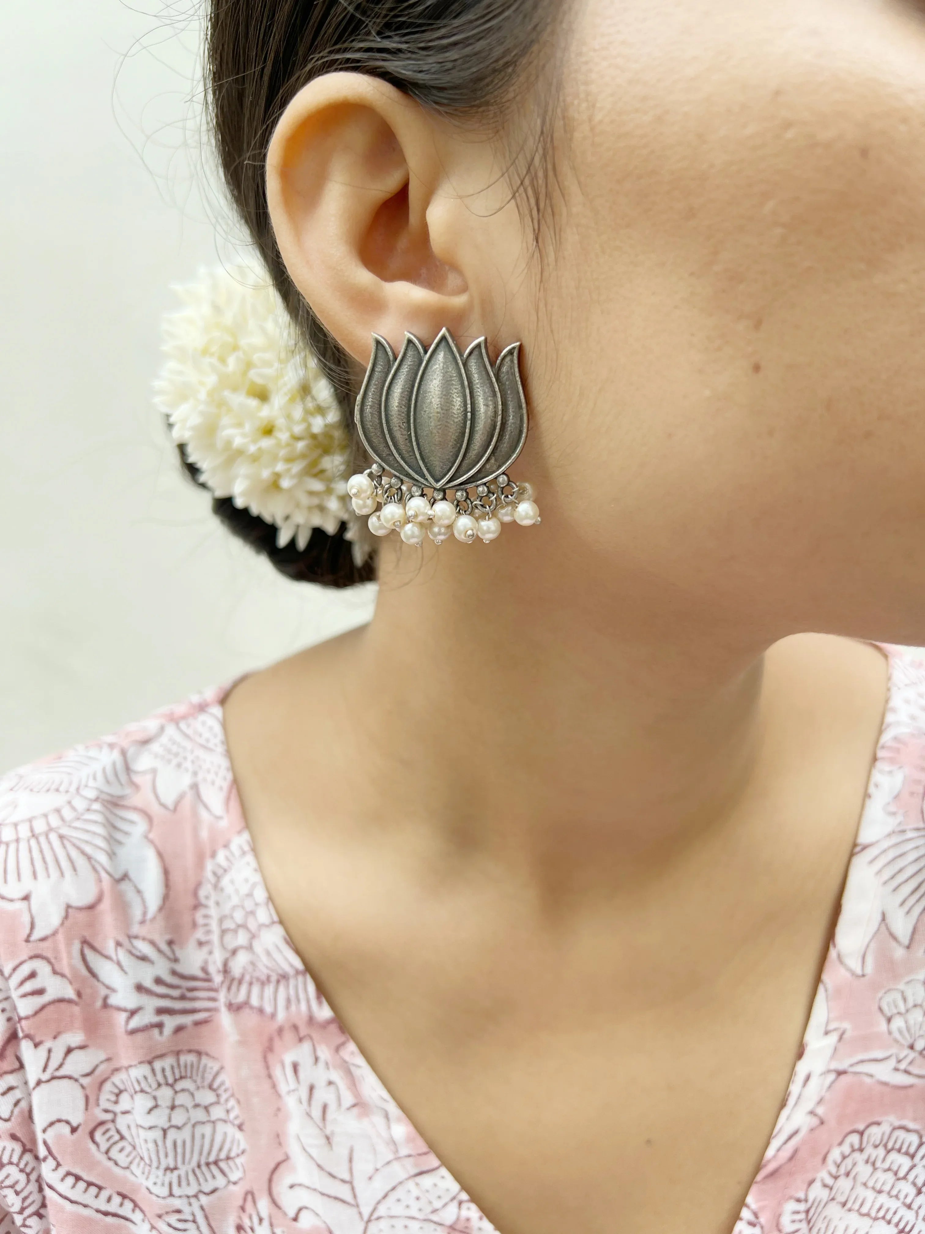 Kamal Moti Studs - Jhaanjhariya