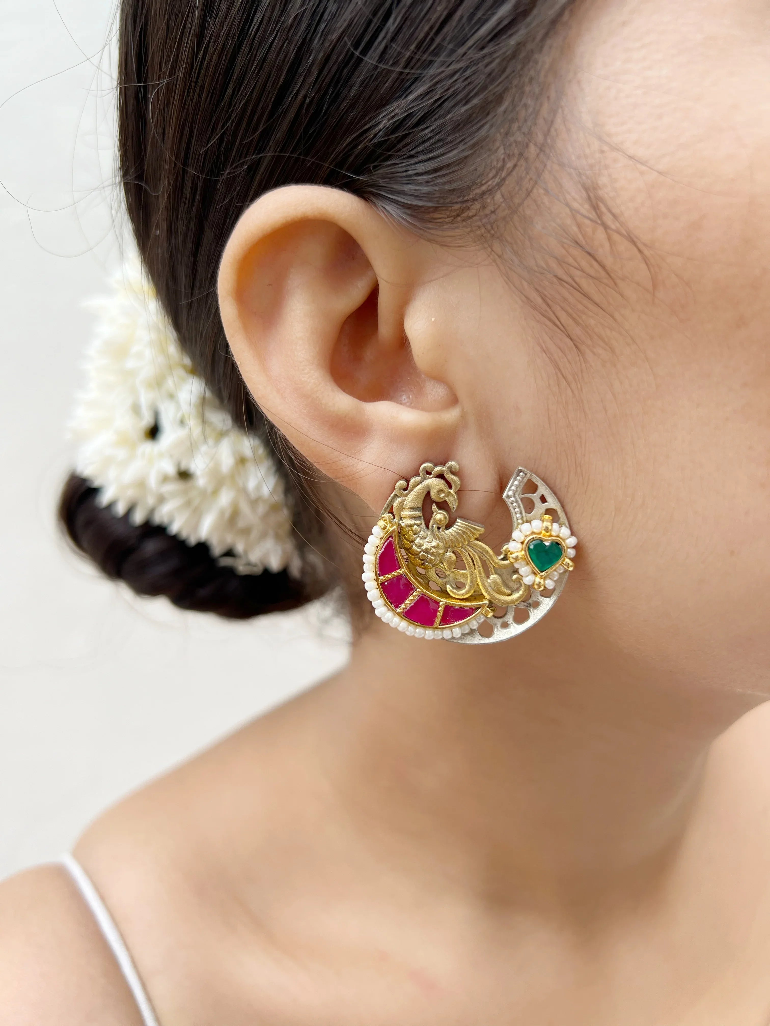 Raghini Mor Studs - Jhaanjhariya