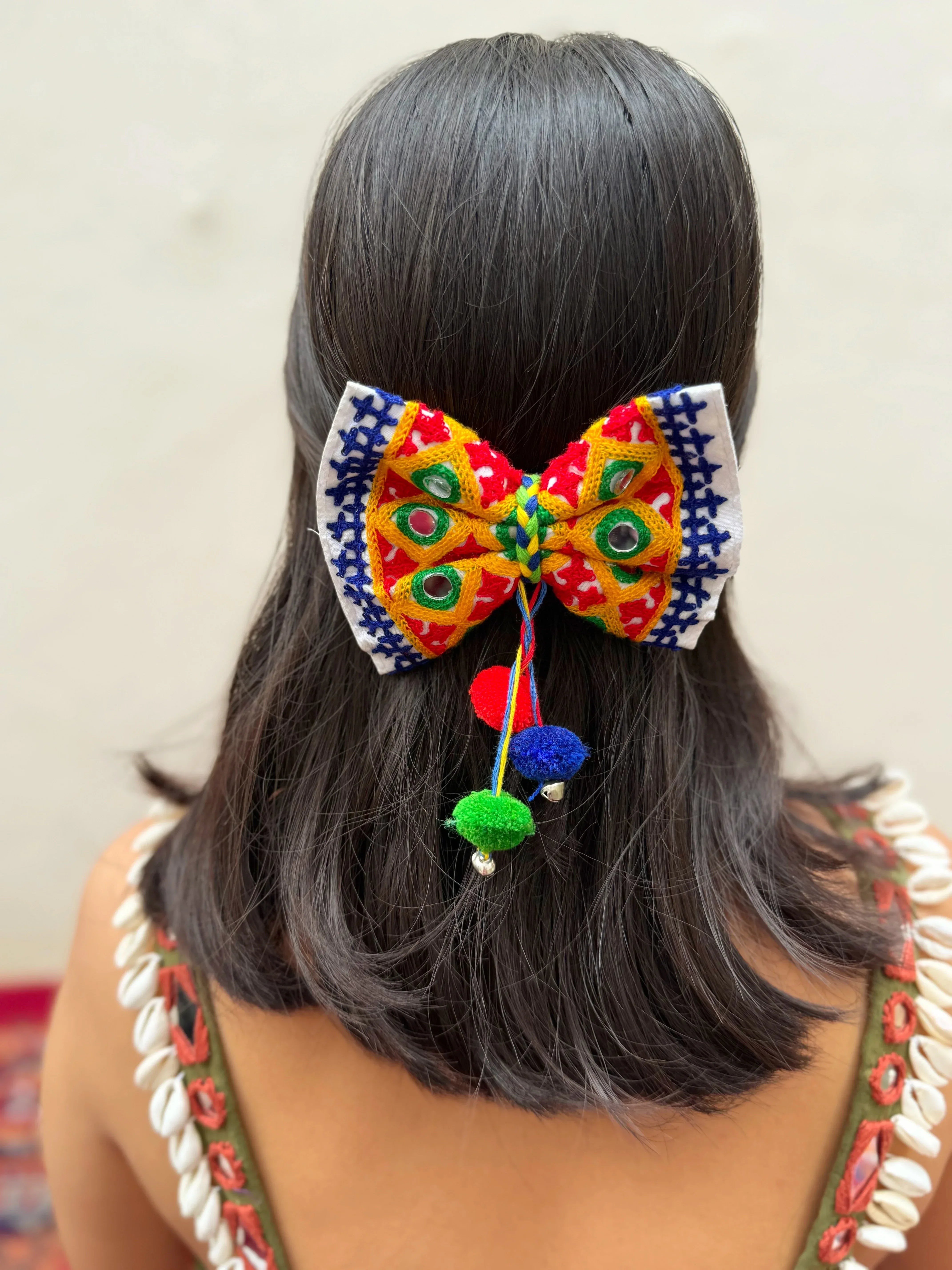 Glow & Bow - Jhaanjhariya