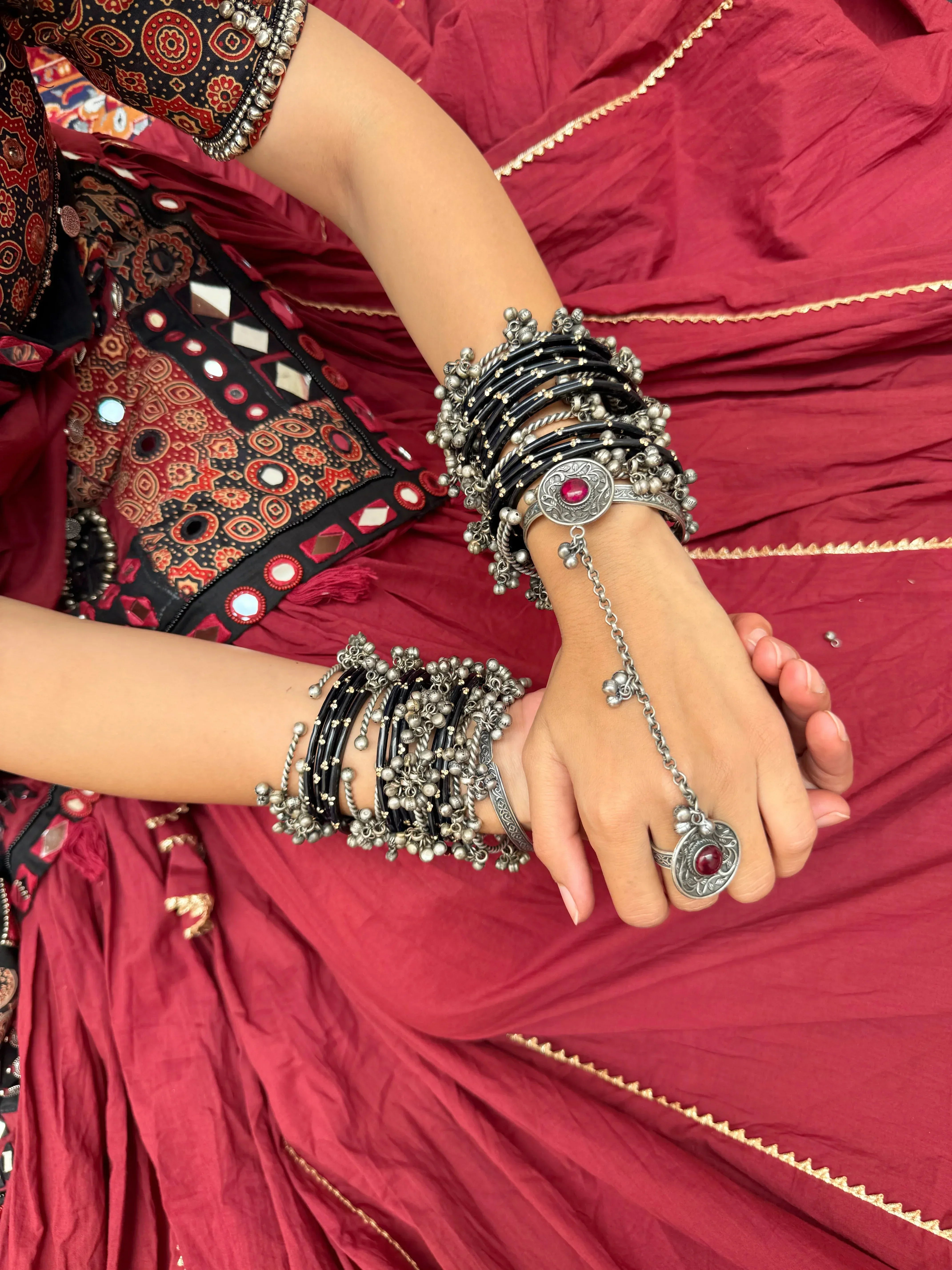 Black Oxidised Chan Chan Ghunghroo Bangles ( set of 4 ) - Jhaanjhariya