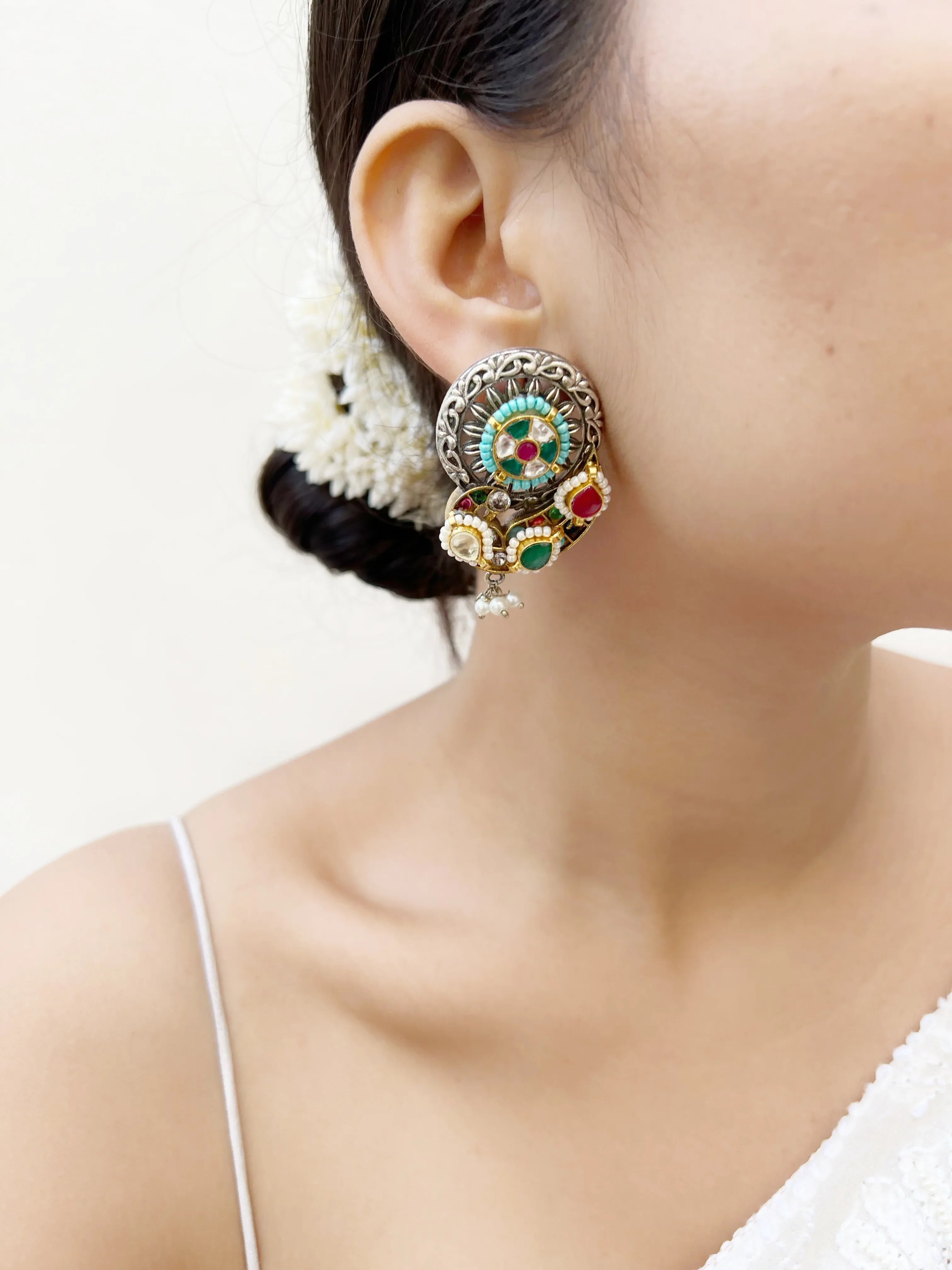 Rabya Fusion Studs - Jhaanjhariya