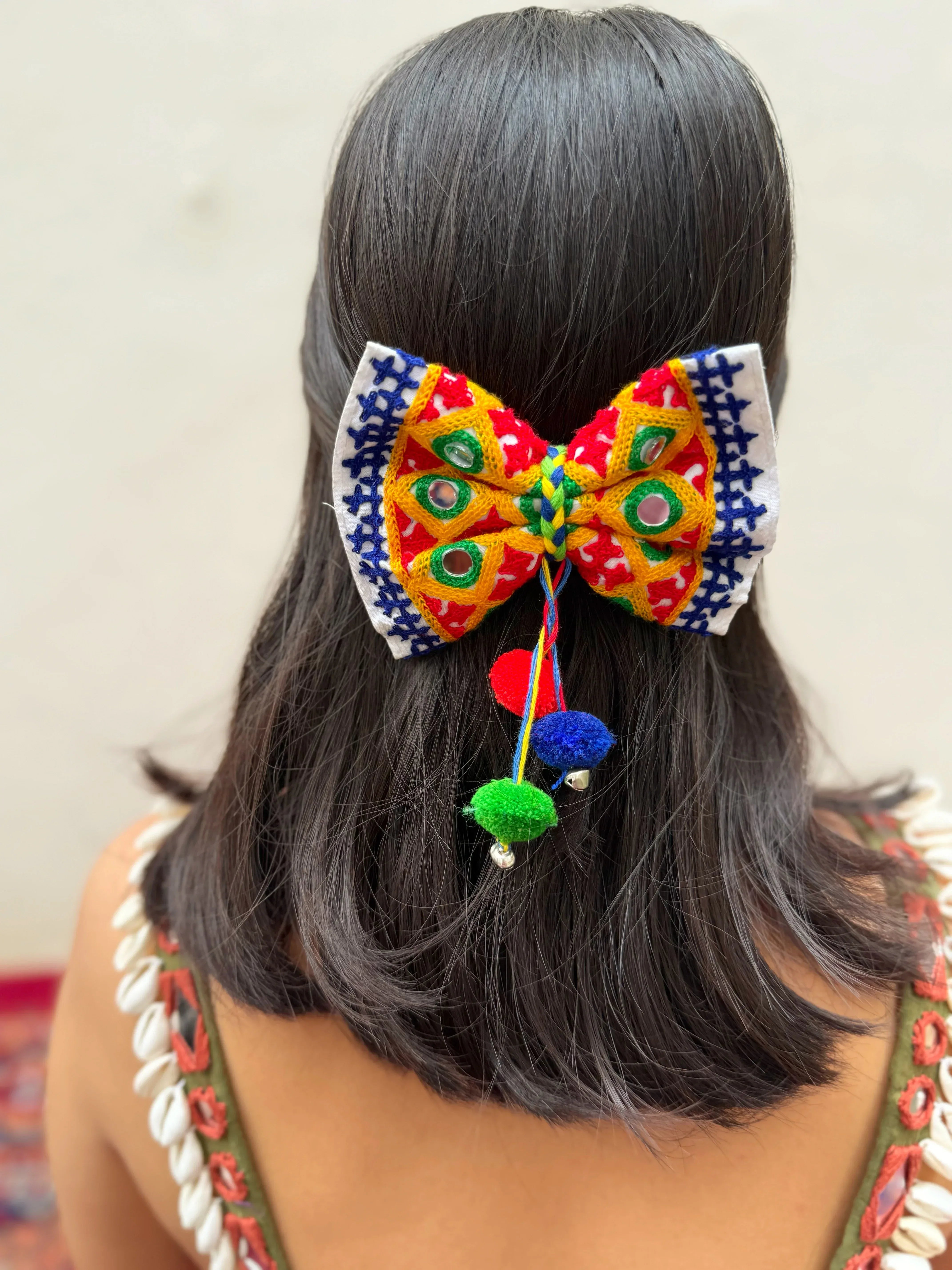 Glow & Bow - Jhaanjhariya