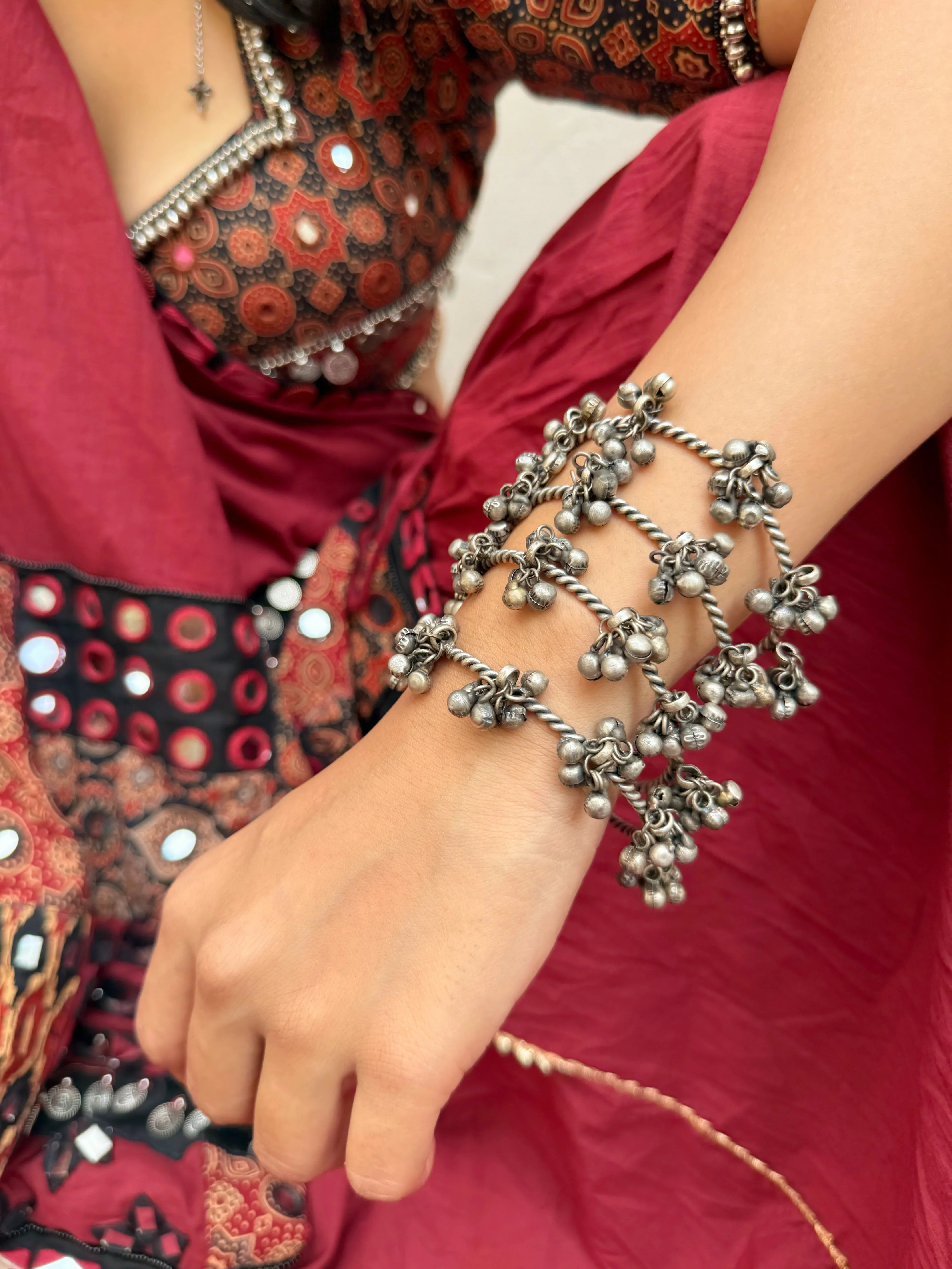 Black Oxidised Chan Chan Ghunghroo Bangles ( set of 4 ) - Jhaanjhariya