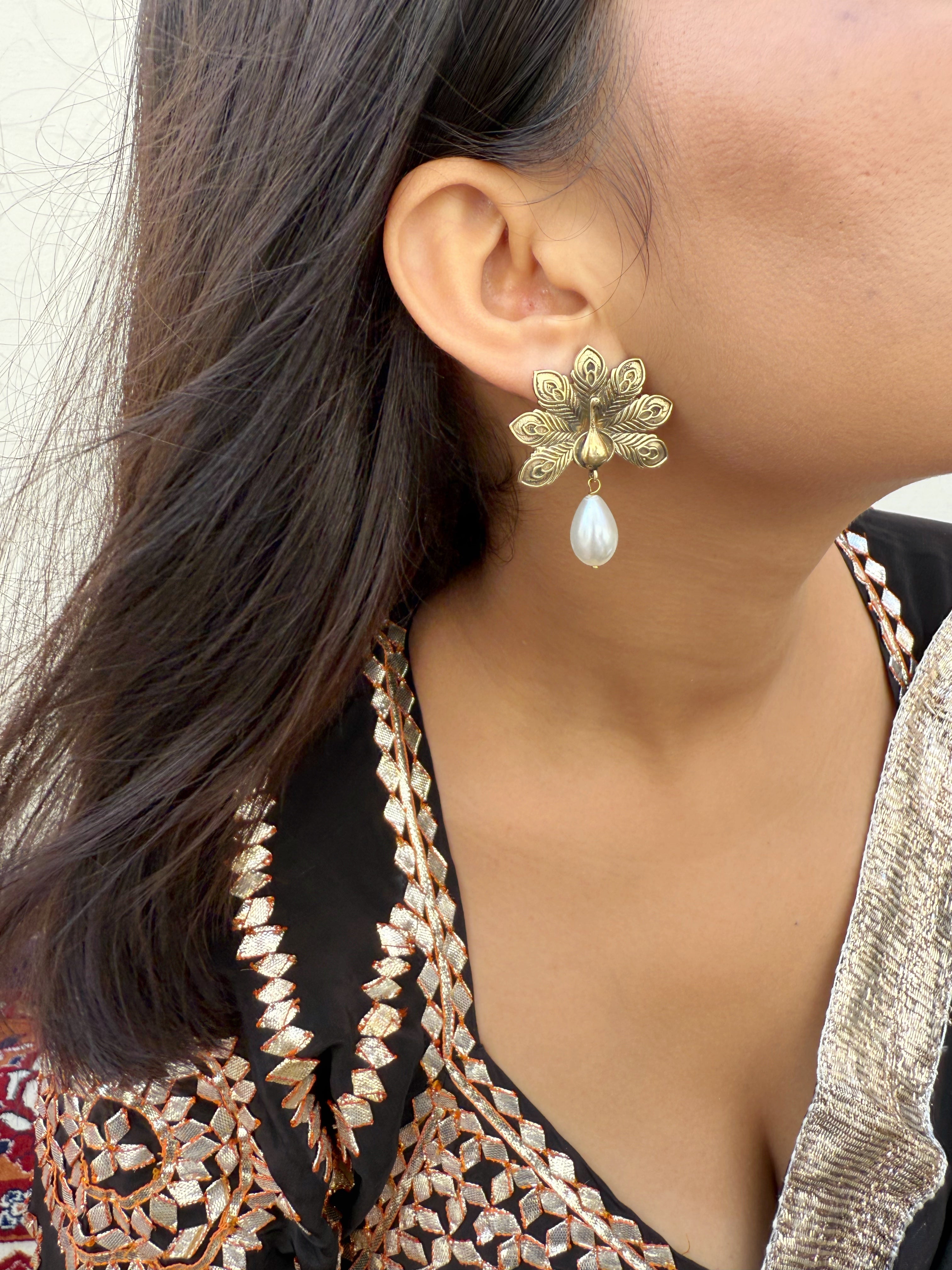 Sona Pearl Darpana Earring