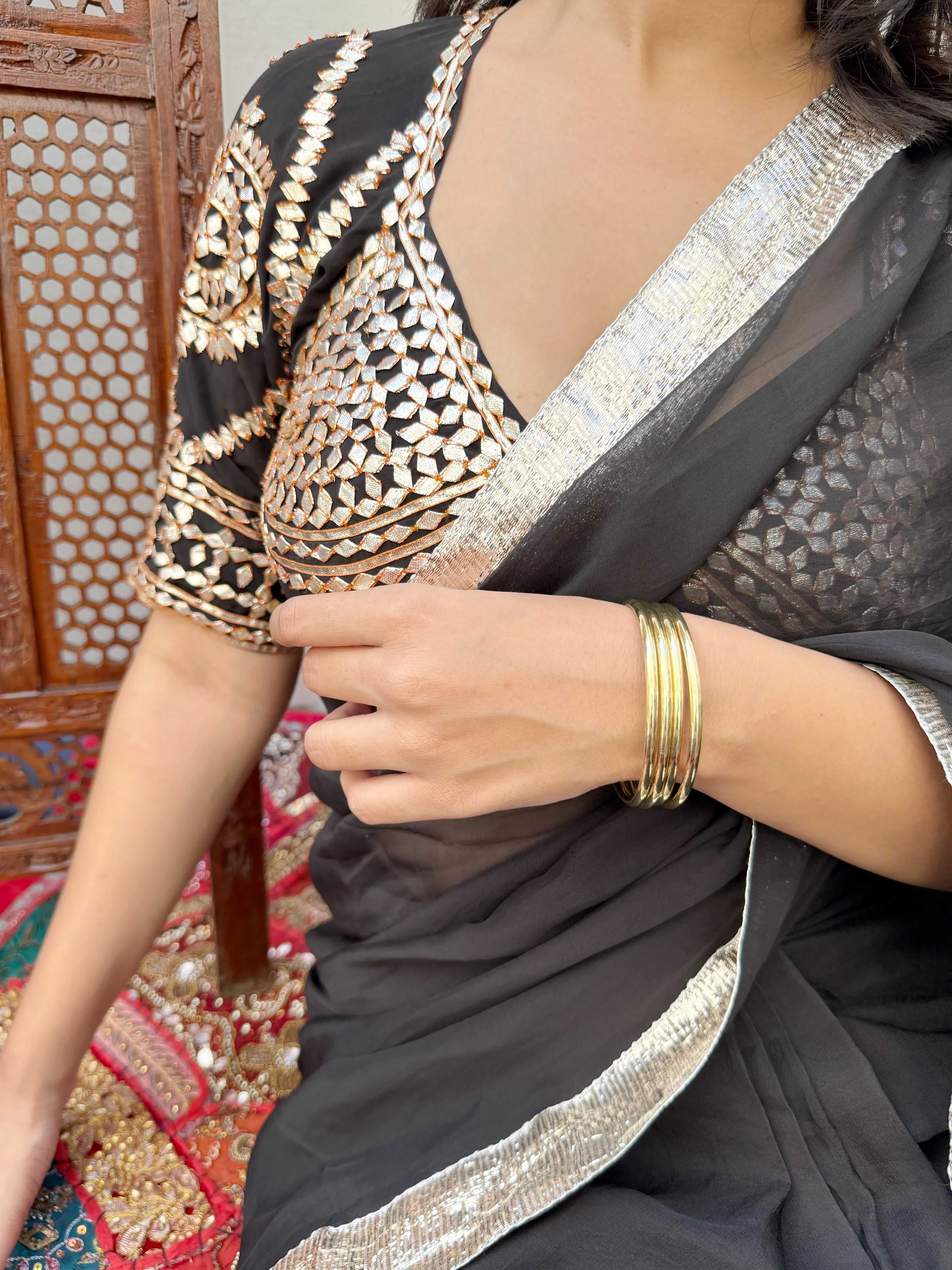 Plain Golden Bangles ( set of 12 ) - Jhaanjhariya