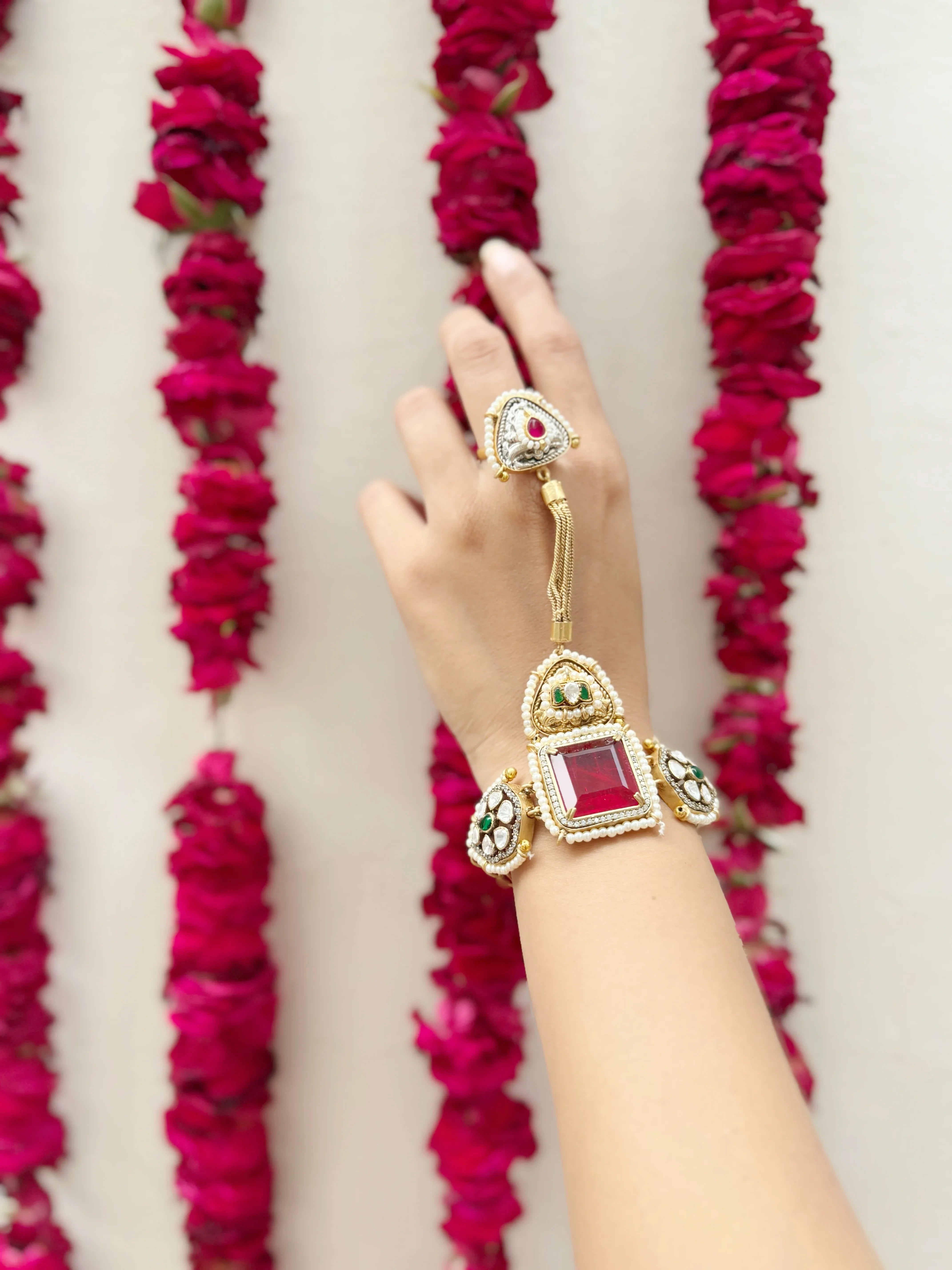 Nazakat Hathphool - Jhaanjhariya