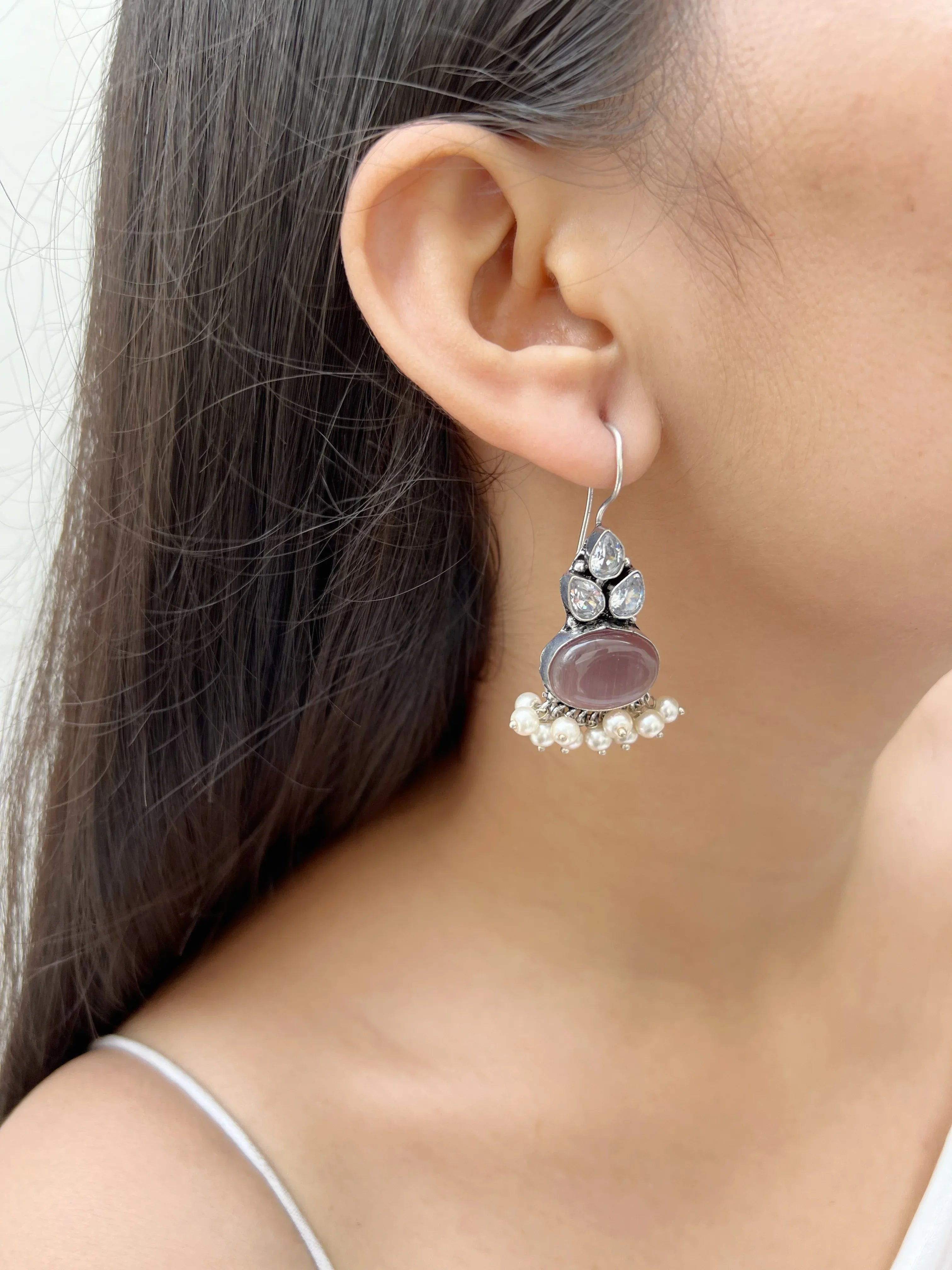 Noa Pearl Hook Earrings - Jhaanjhariya