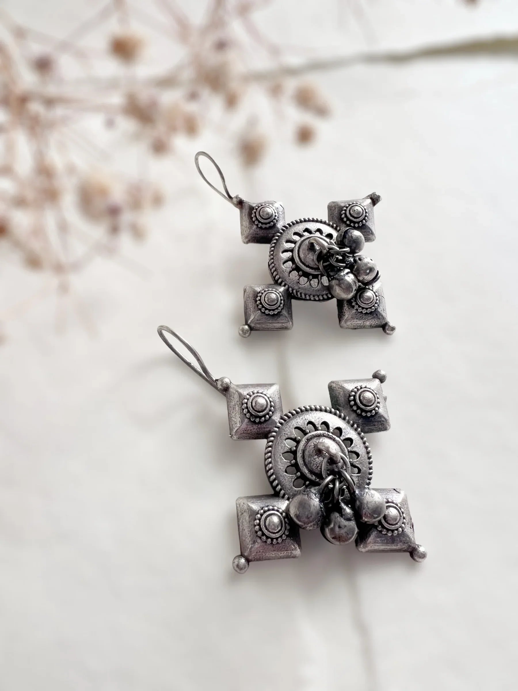 Parisha Hook Earrings - Jhaanjhariya