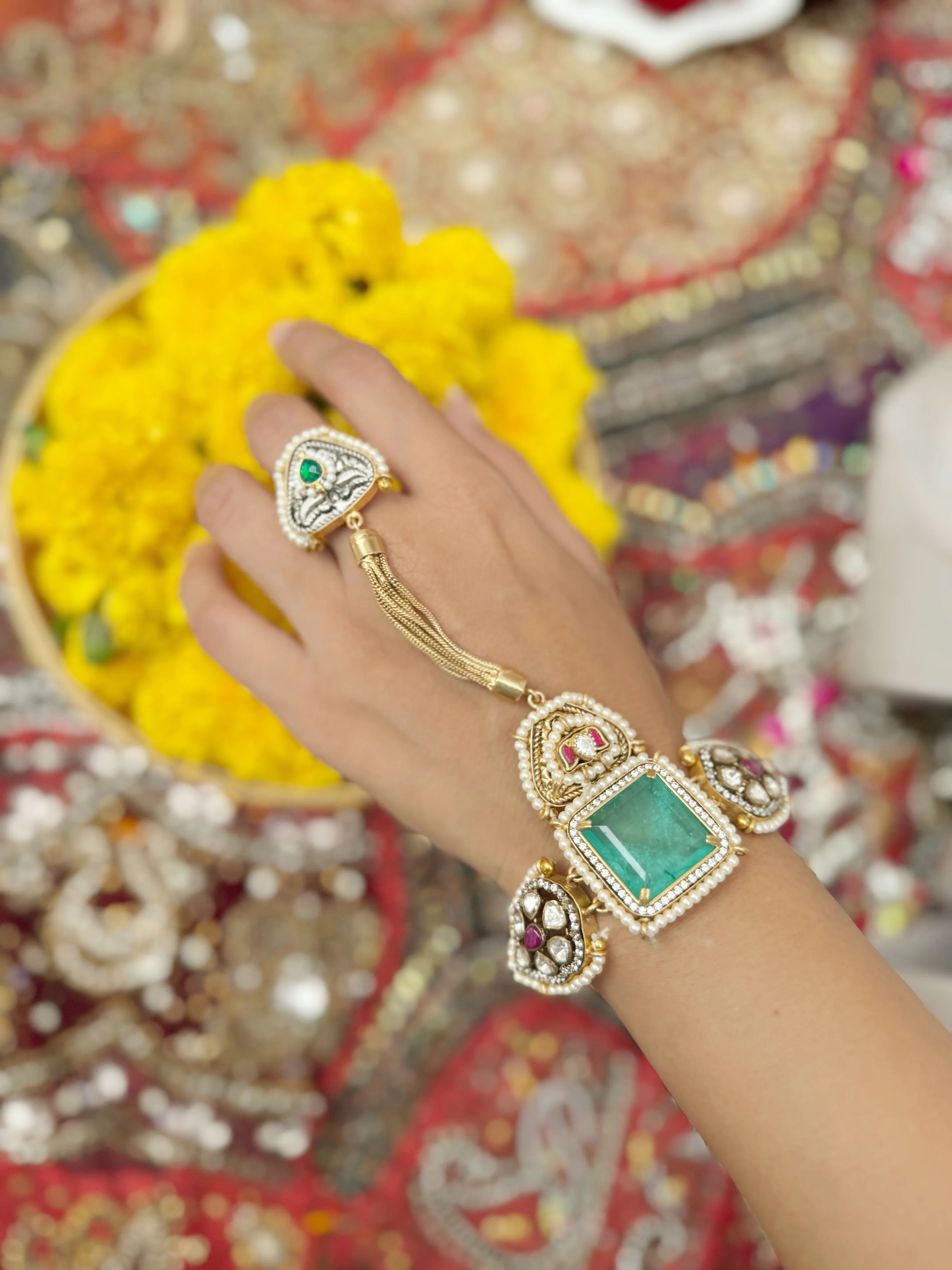 Nazakat Hathphool - Jhaanjhariya