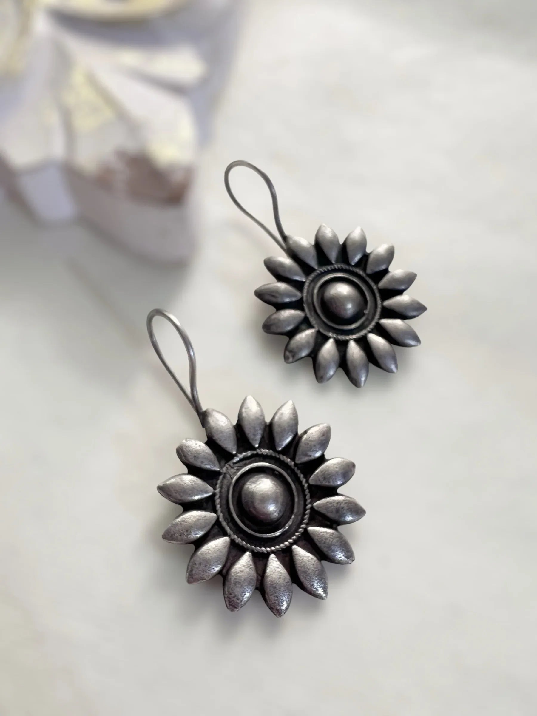 Flower Hook Earrings - Jhaanjhariya