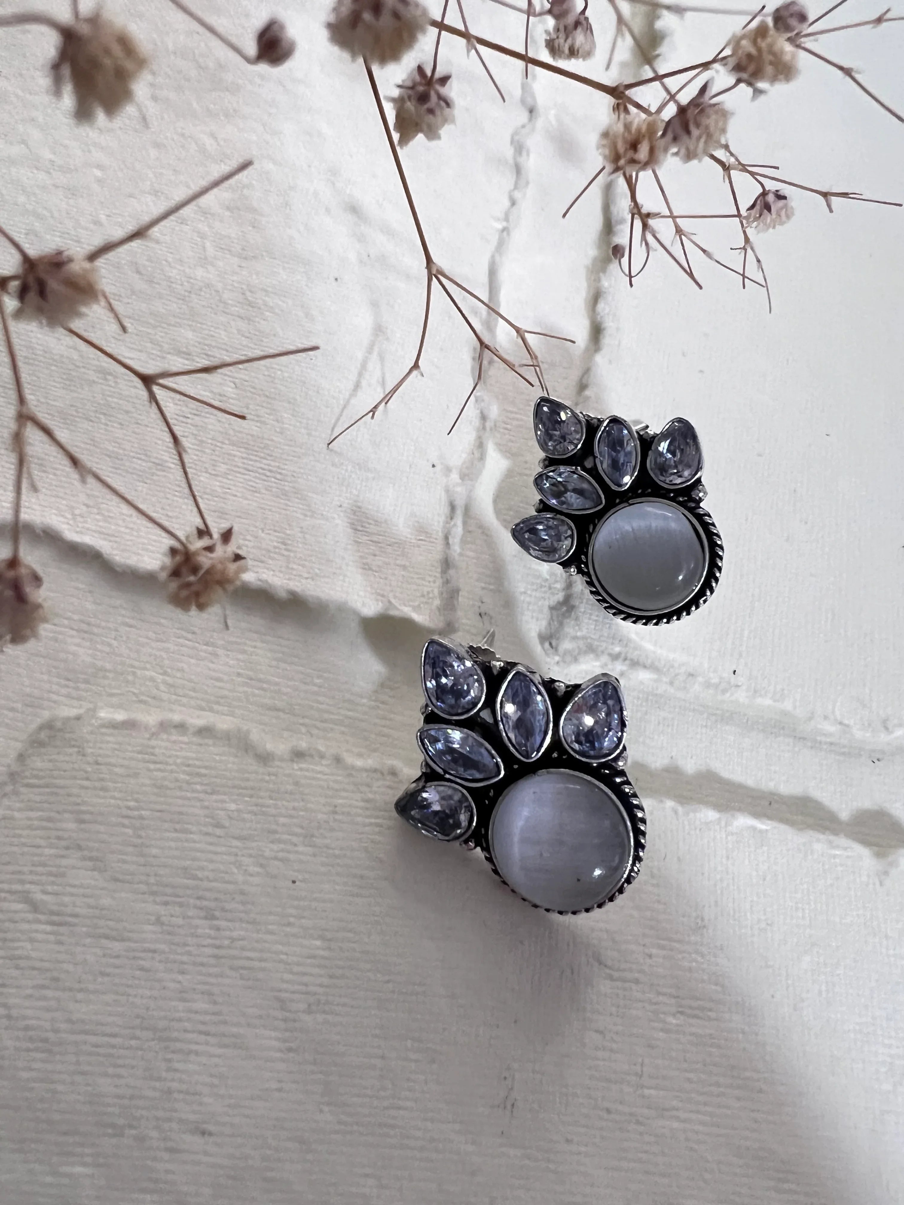 Piper Pearl Studs - Jhaanjhariya