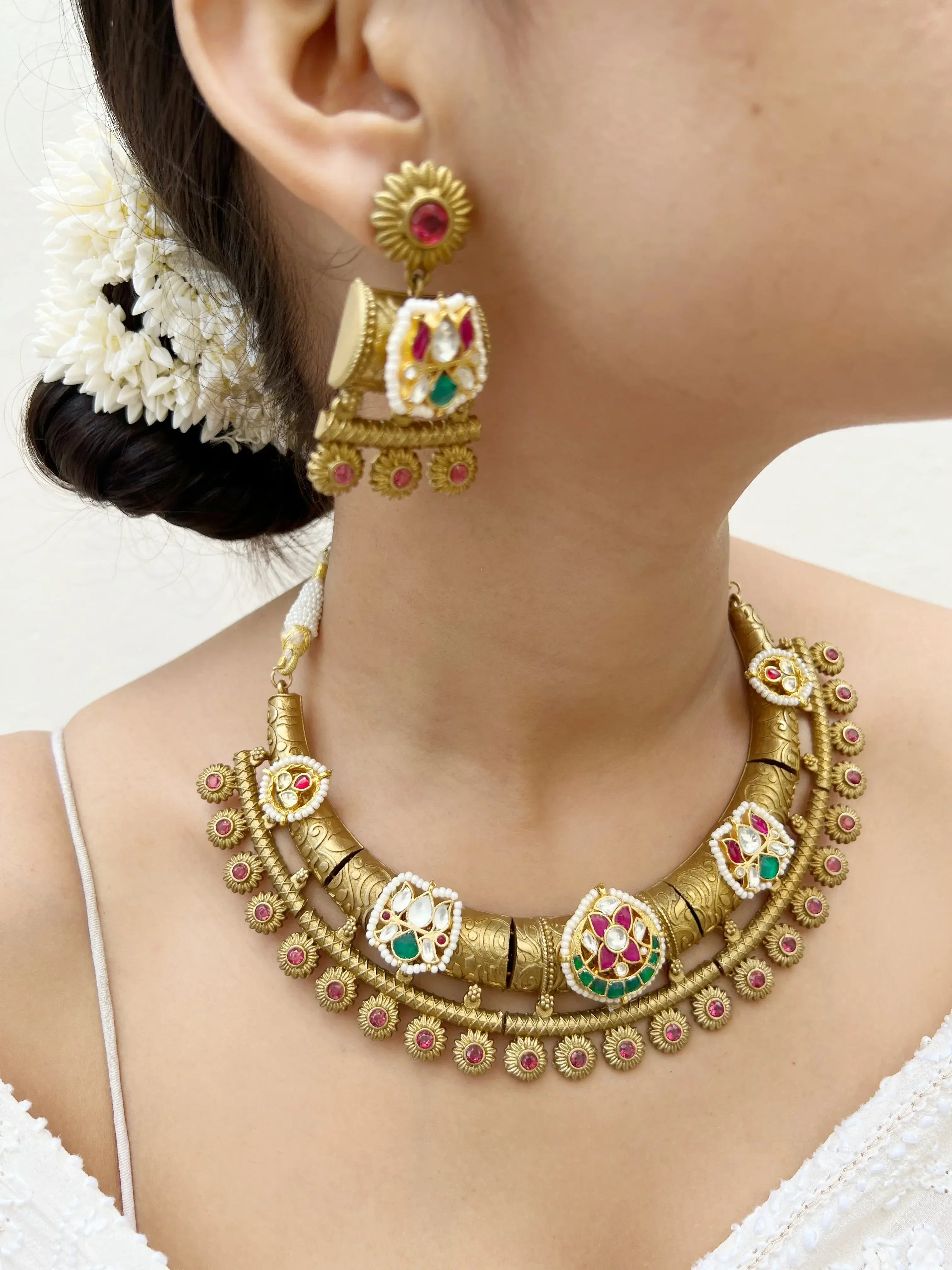 Chaand Sitara Hasli Set - Jhaanjhariya