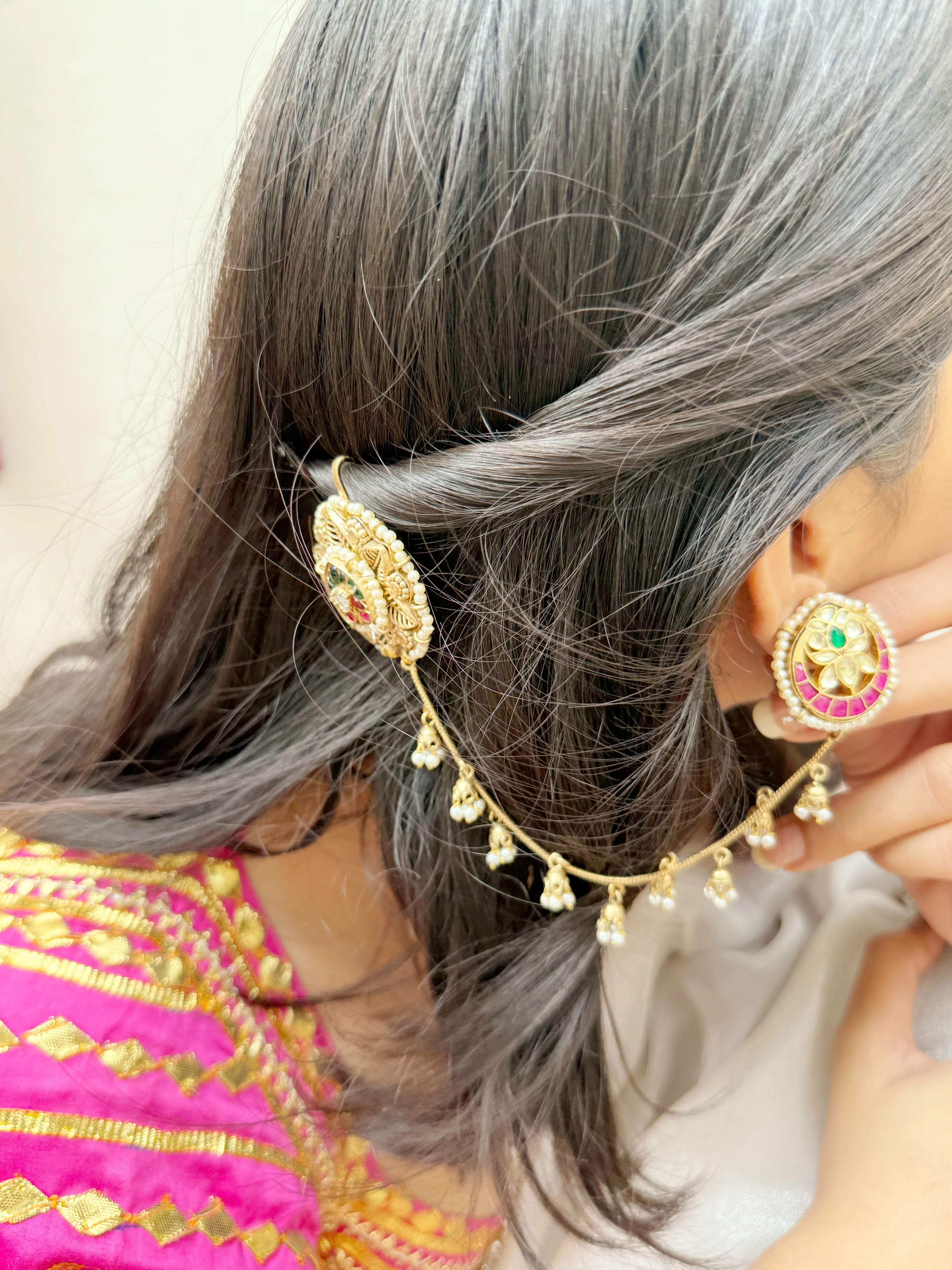 Ishq Ki Chandni Studs With Kaanchain - Jhaanjhariya