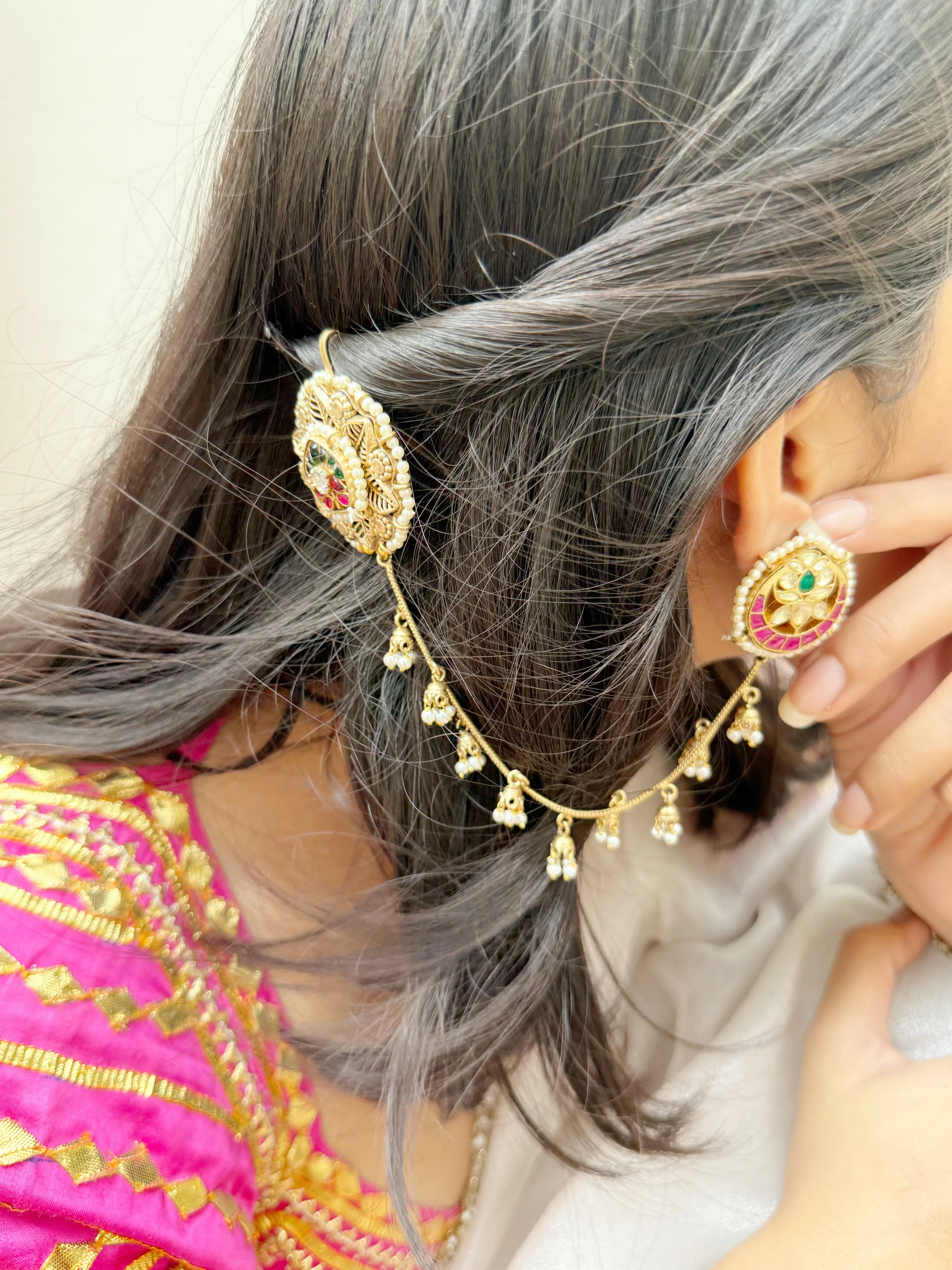 Ishq Ki Chandni Studs With Kaanchain - Jhaanjhariya