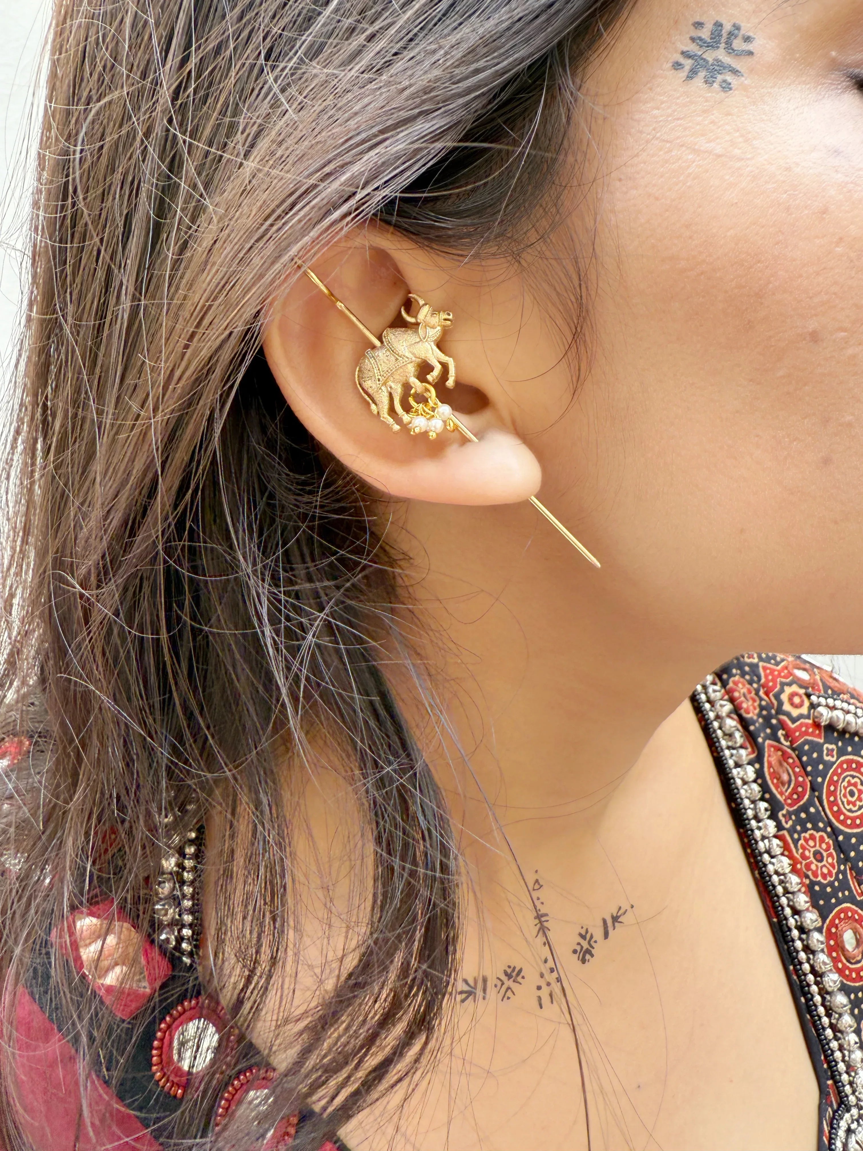Nandi Sona Earring (SET OF TWO) - Jhaanjhariya