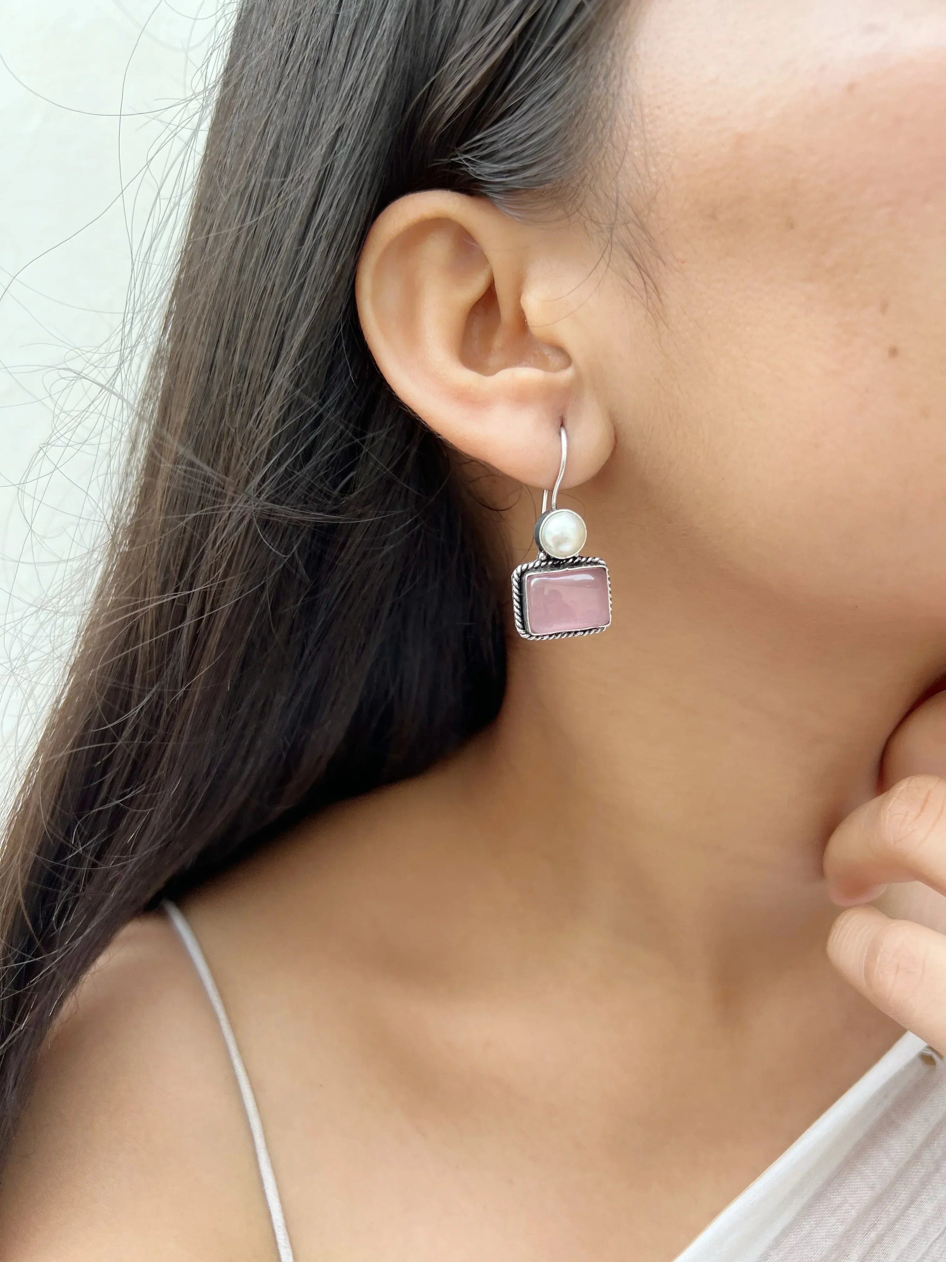 Infinity Pearl Studs - Jhaanjhariya