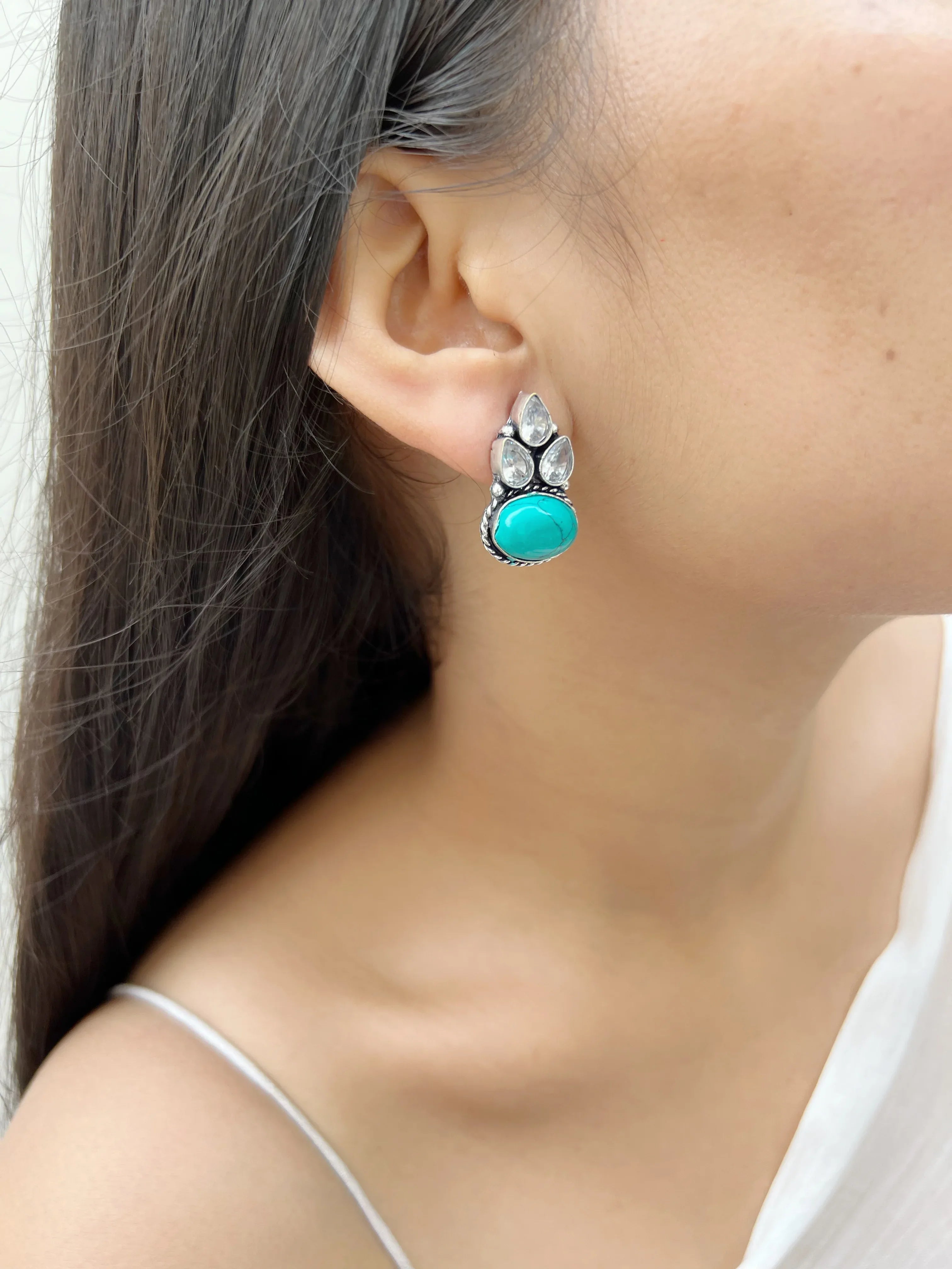 Anughya stone Studs - Jhaanjhariya