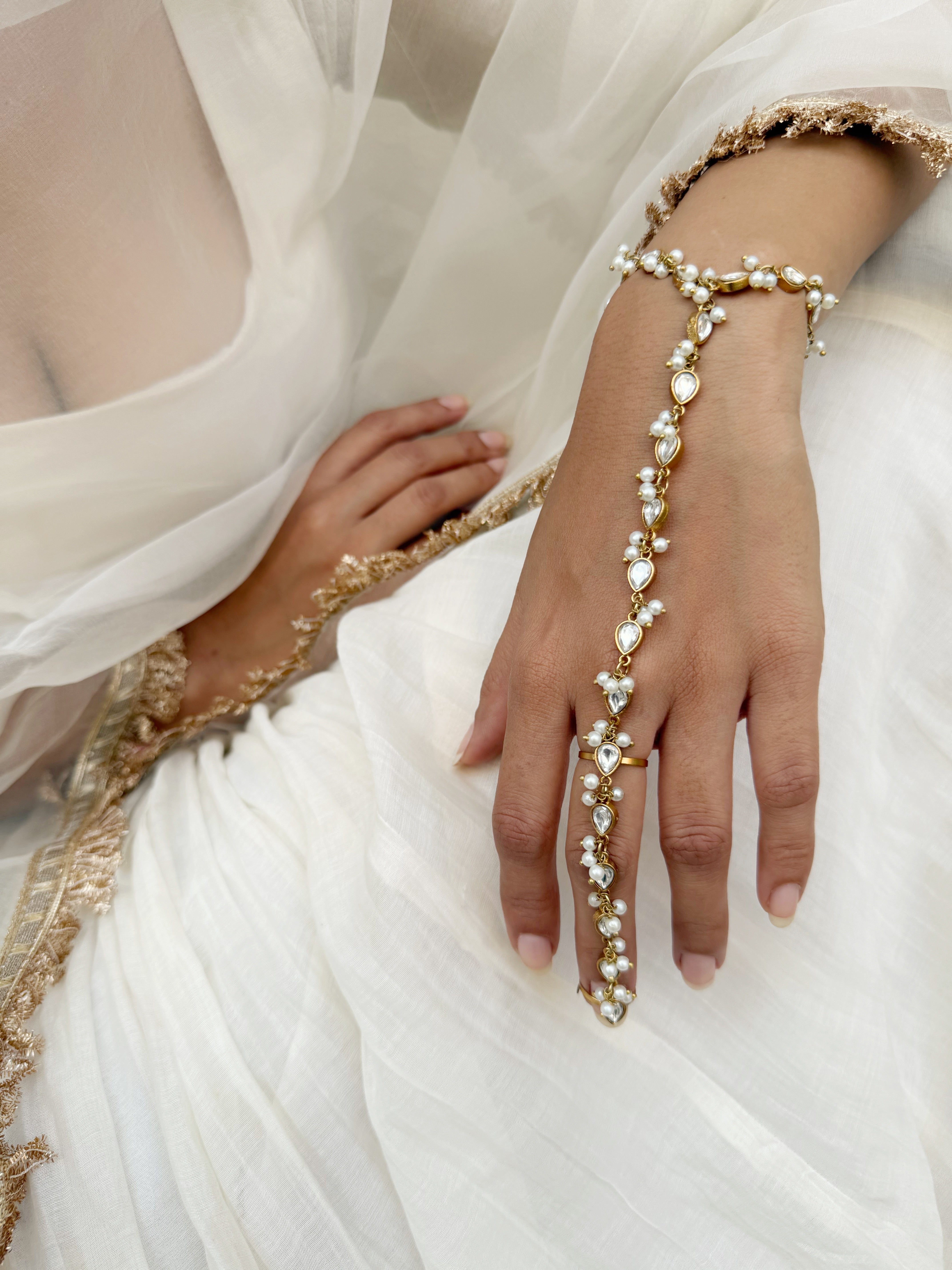 Sohni Kundan Pearl Hathphool