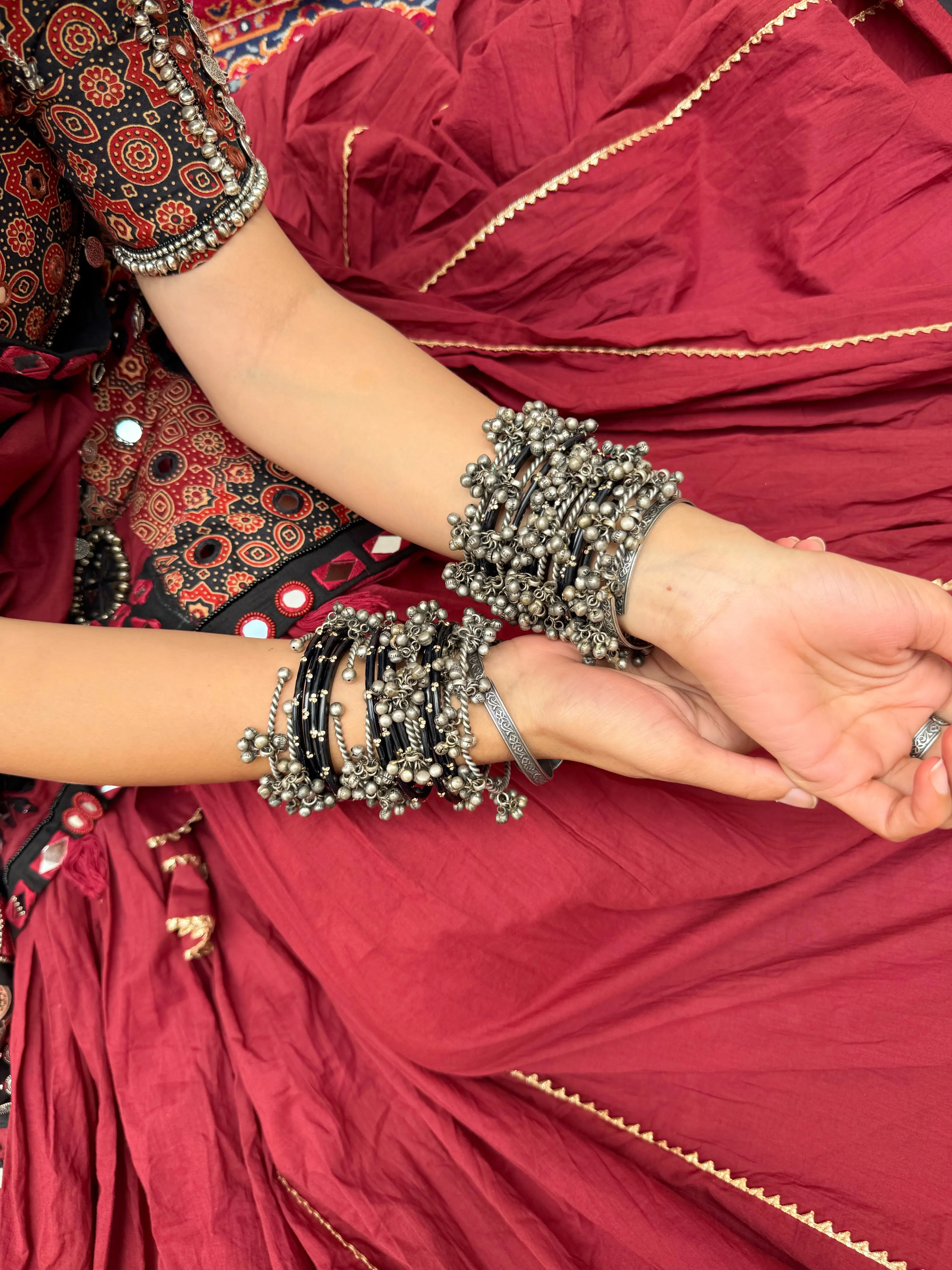 Black Oxidised Chan Chan Ghunghroo Bangles ( set of 4 ) - Jhaanjhariya