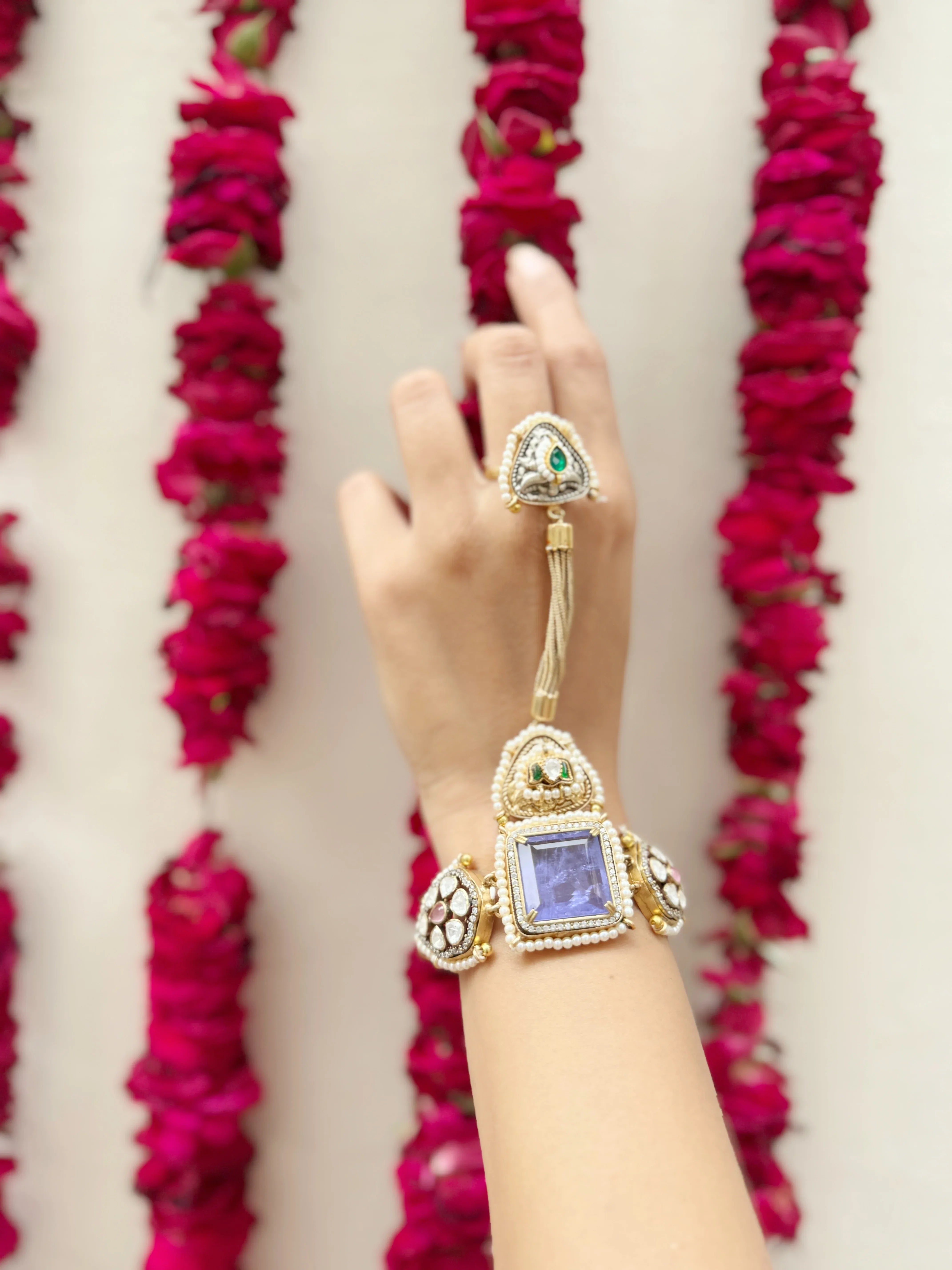 Nazakat Hathphool - Jhaanjhariya