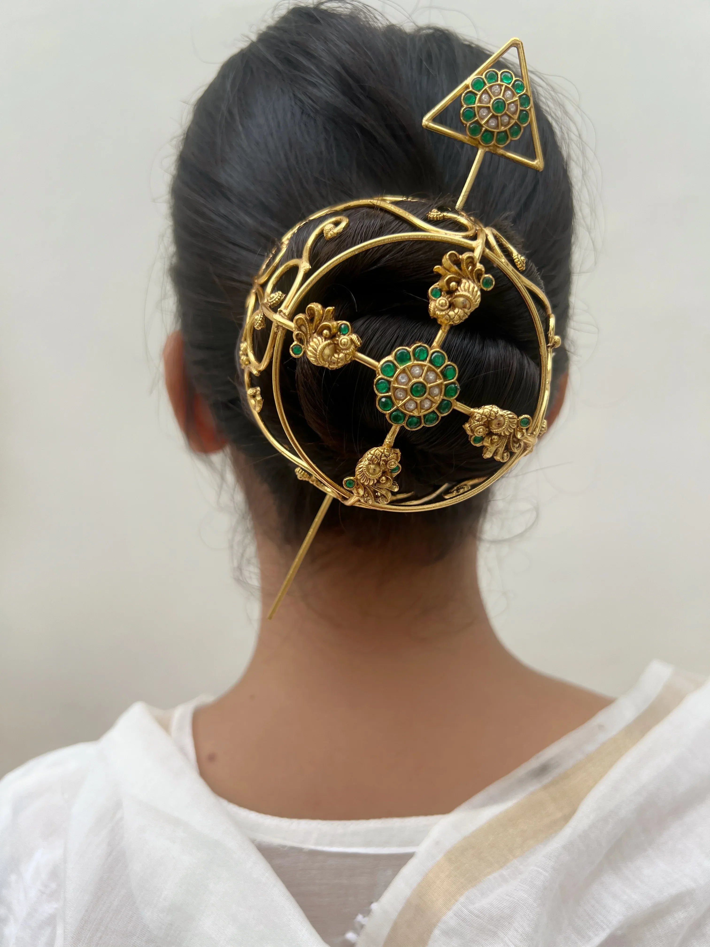 Basra Morwa Motif Bun cage - Jhaanjhariya