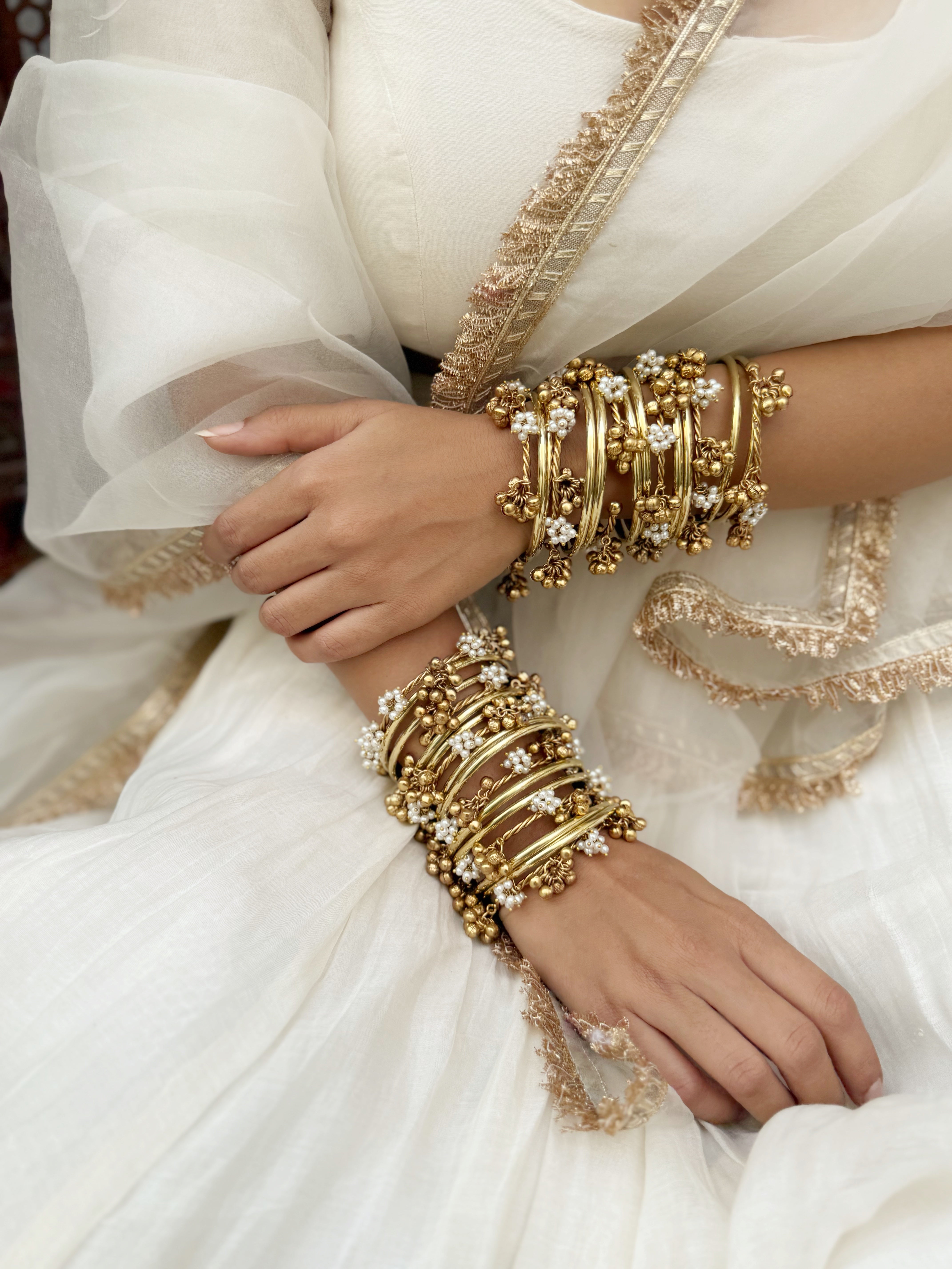 Sohni Pearl Ghunghroo Bangles ( Set of 4 )