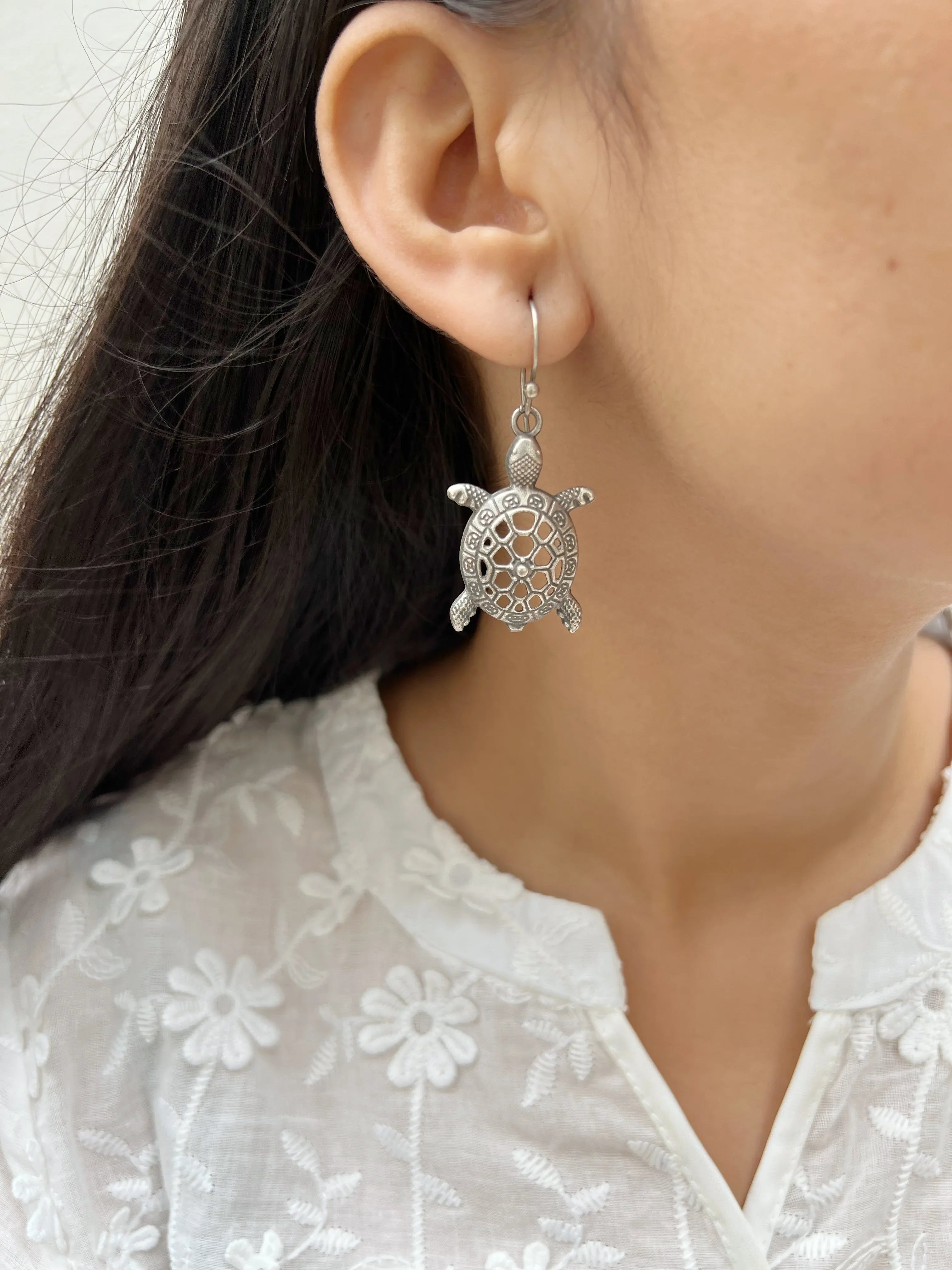 Kachua Hook Earrings - Jhaanjhariya