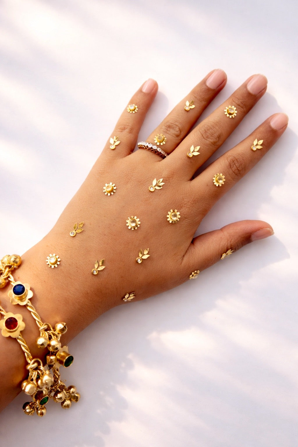 Desi Freckles- Dhoop Chhanv Bindi Edit ( Mehendi Sticker )