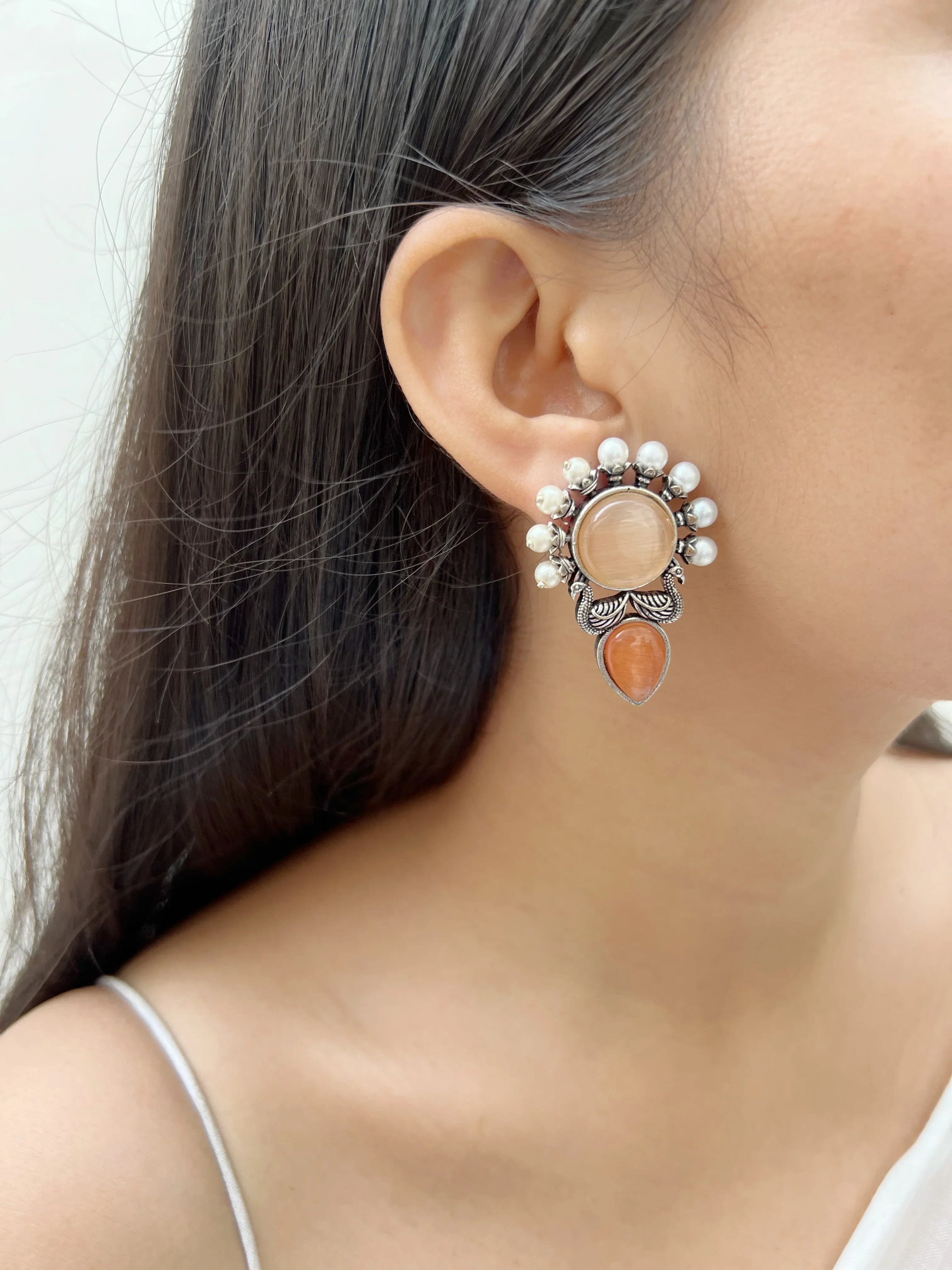 Piper Pearl Studs - Jhaanjhariya