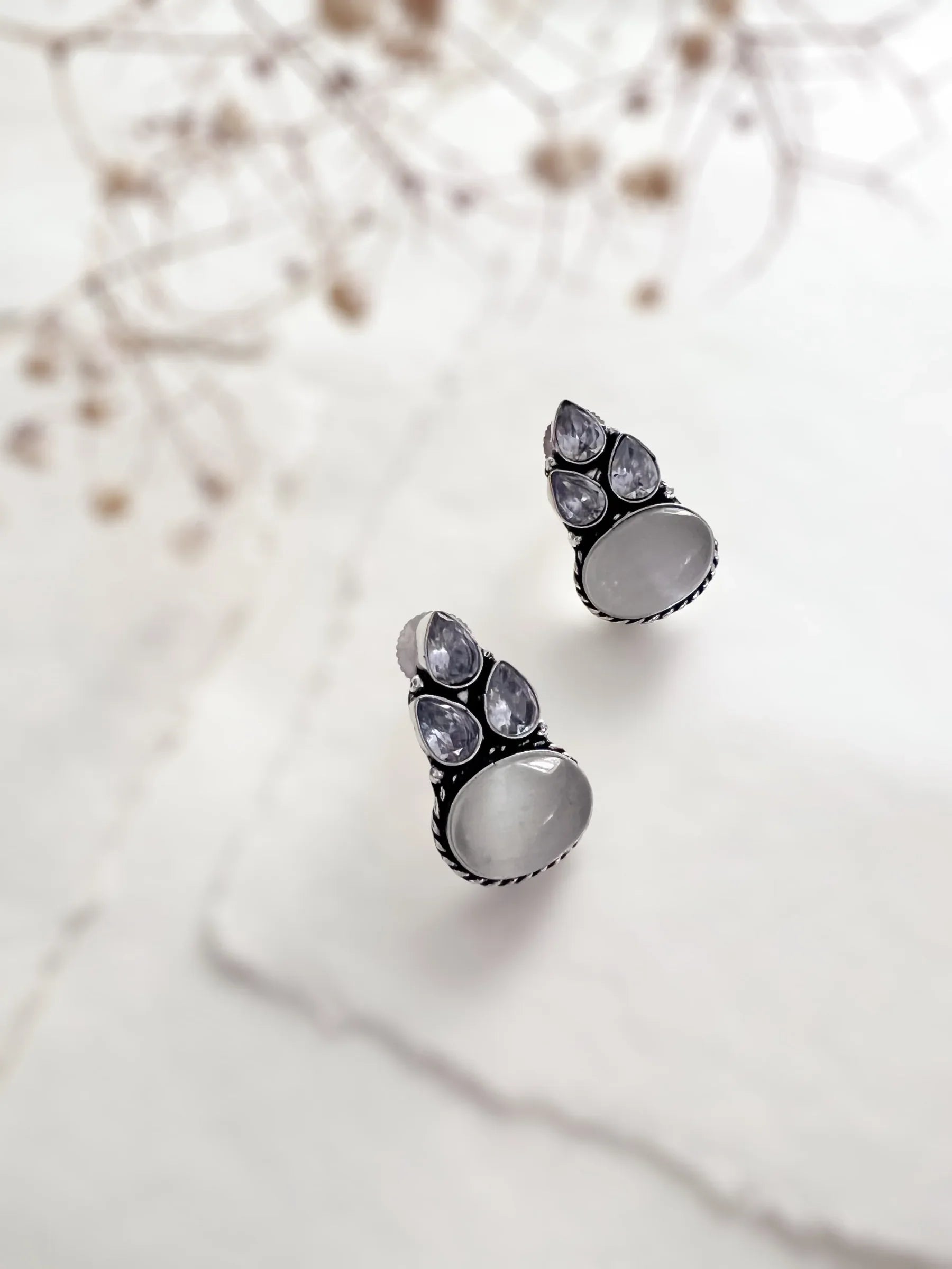 Anughya stone Studs - Jhaanjhariya