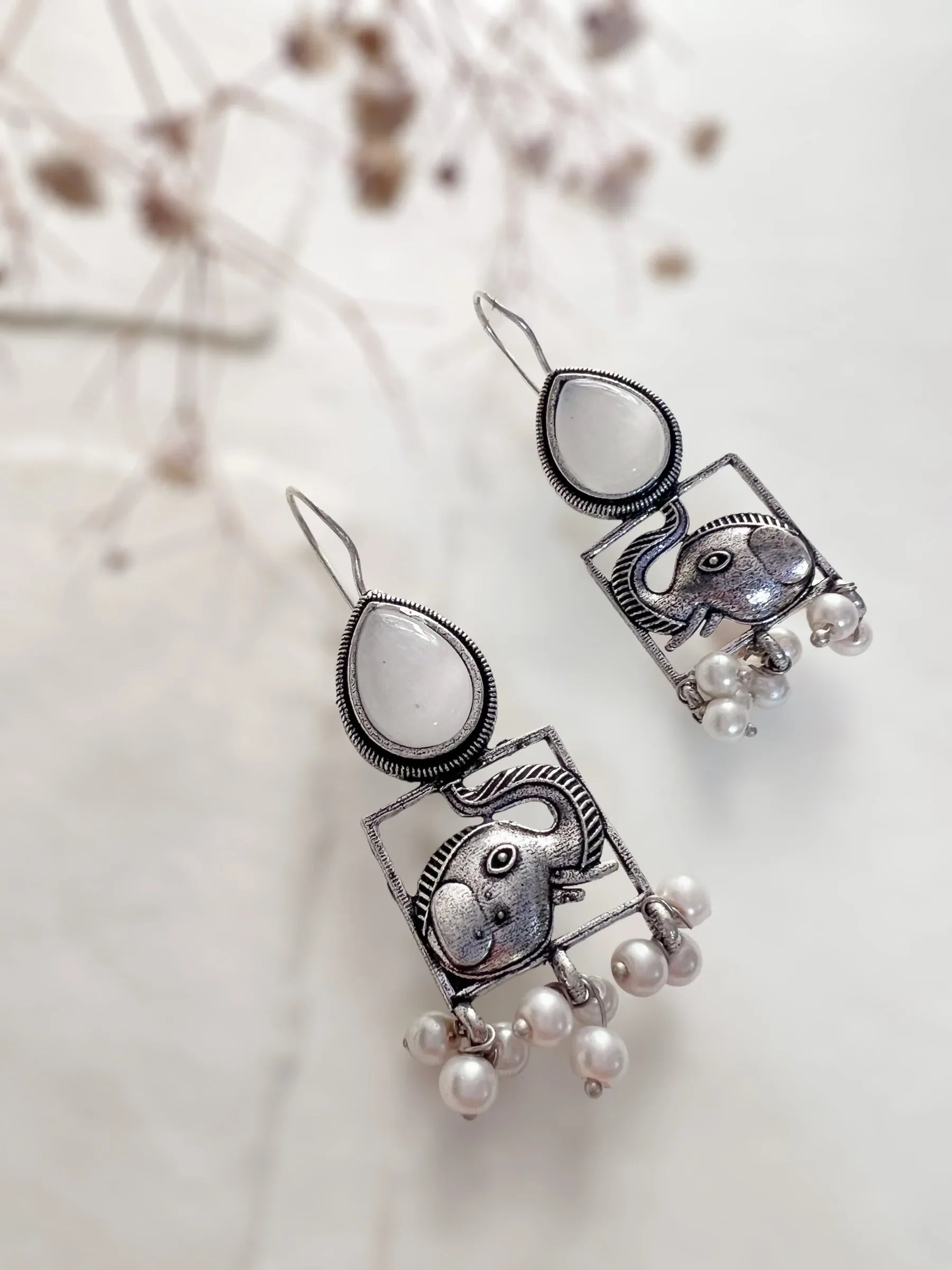 Gajah Hook Earrings - Jhaanjhariya