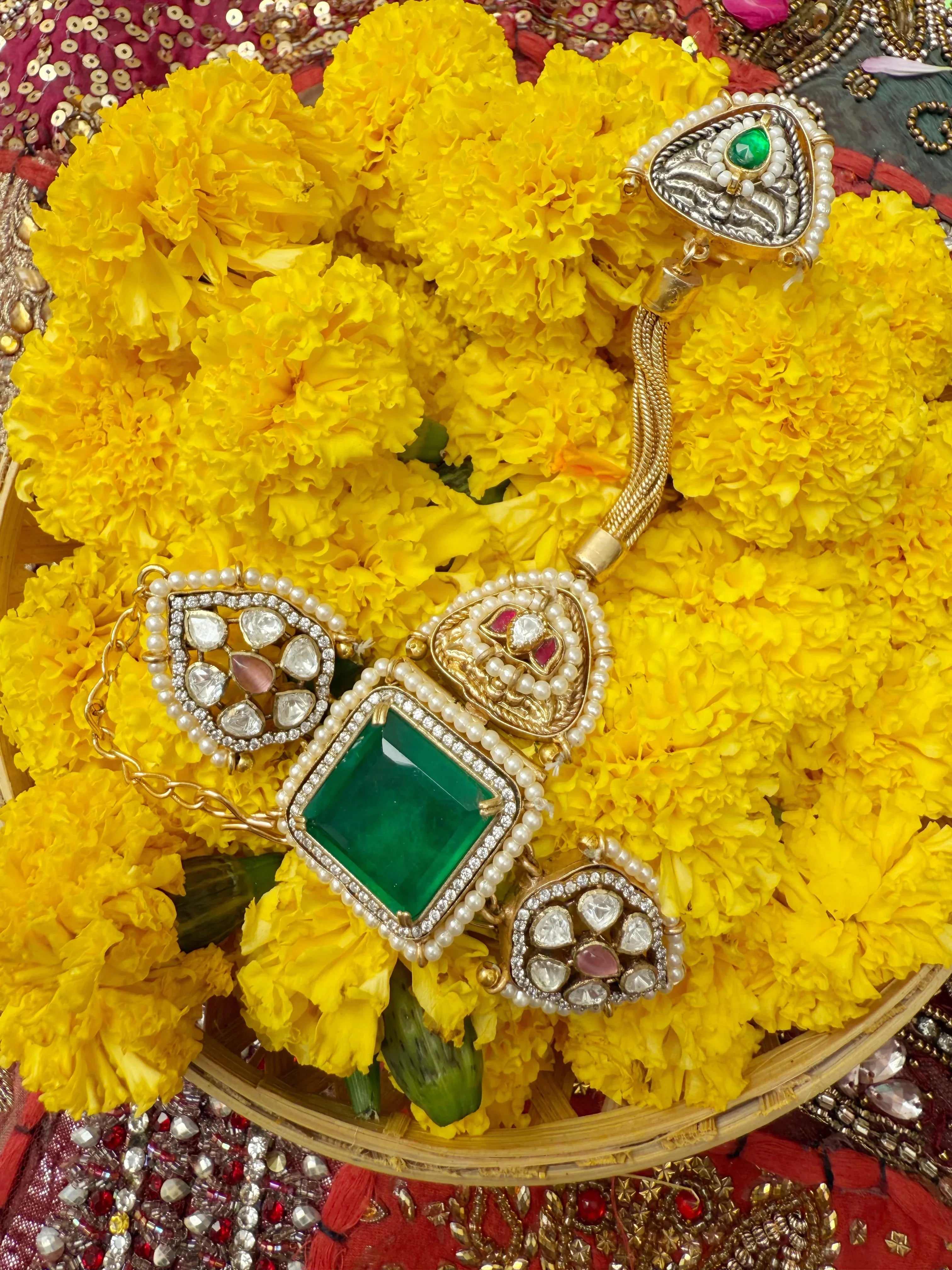 Nazakat Hathphool - Jhaanjhariya