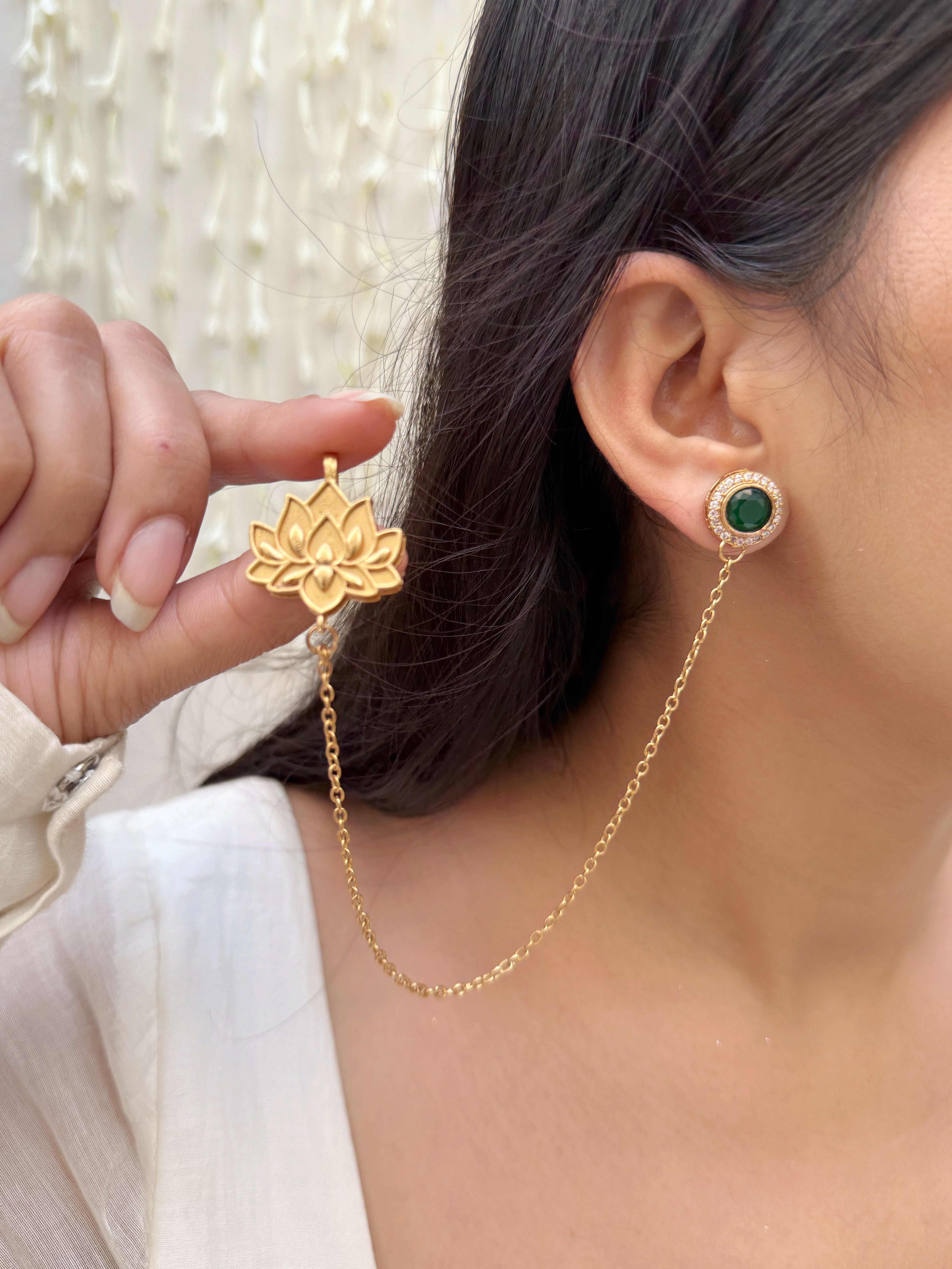 Sohni Gul-E-Kamal Ear Chain