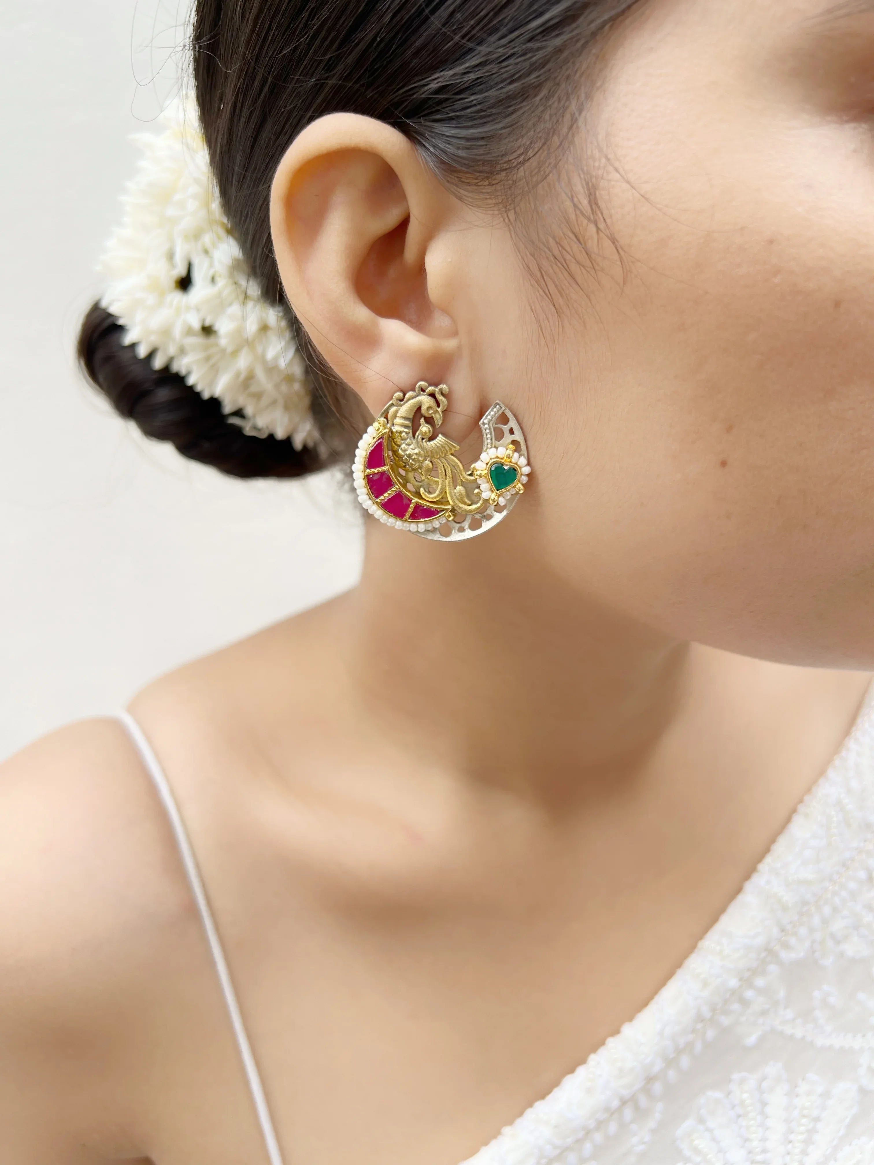 Raghini Mor Studs - Jhaanjhariya