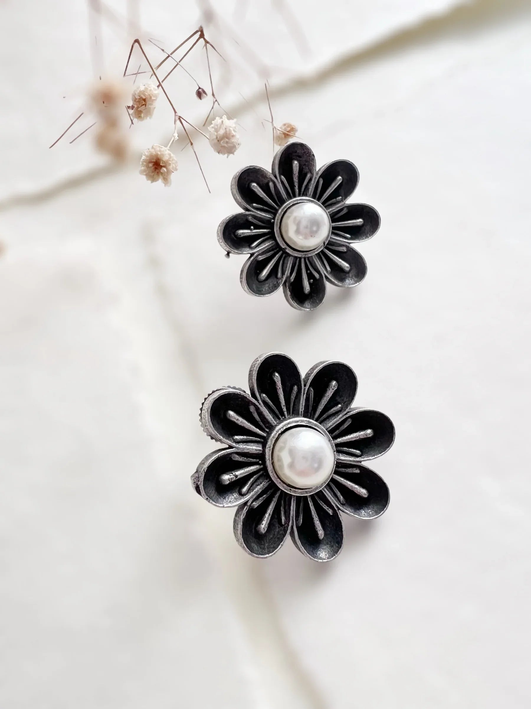 Pearl Flower Studs - Jhaanjhariya