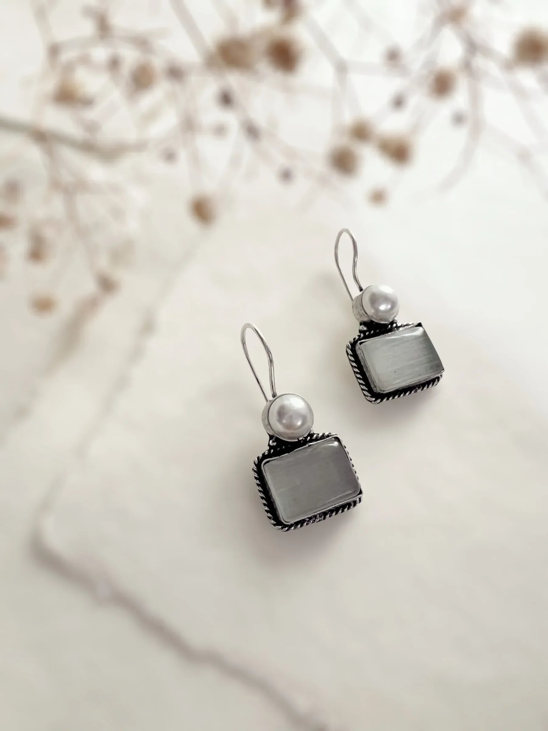 Infinity Pearl Studs - Jhaanjhariya