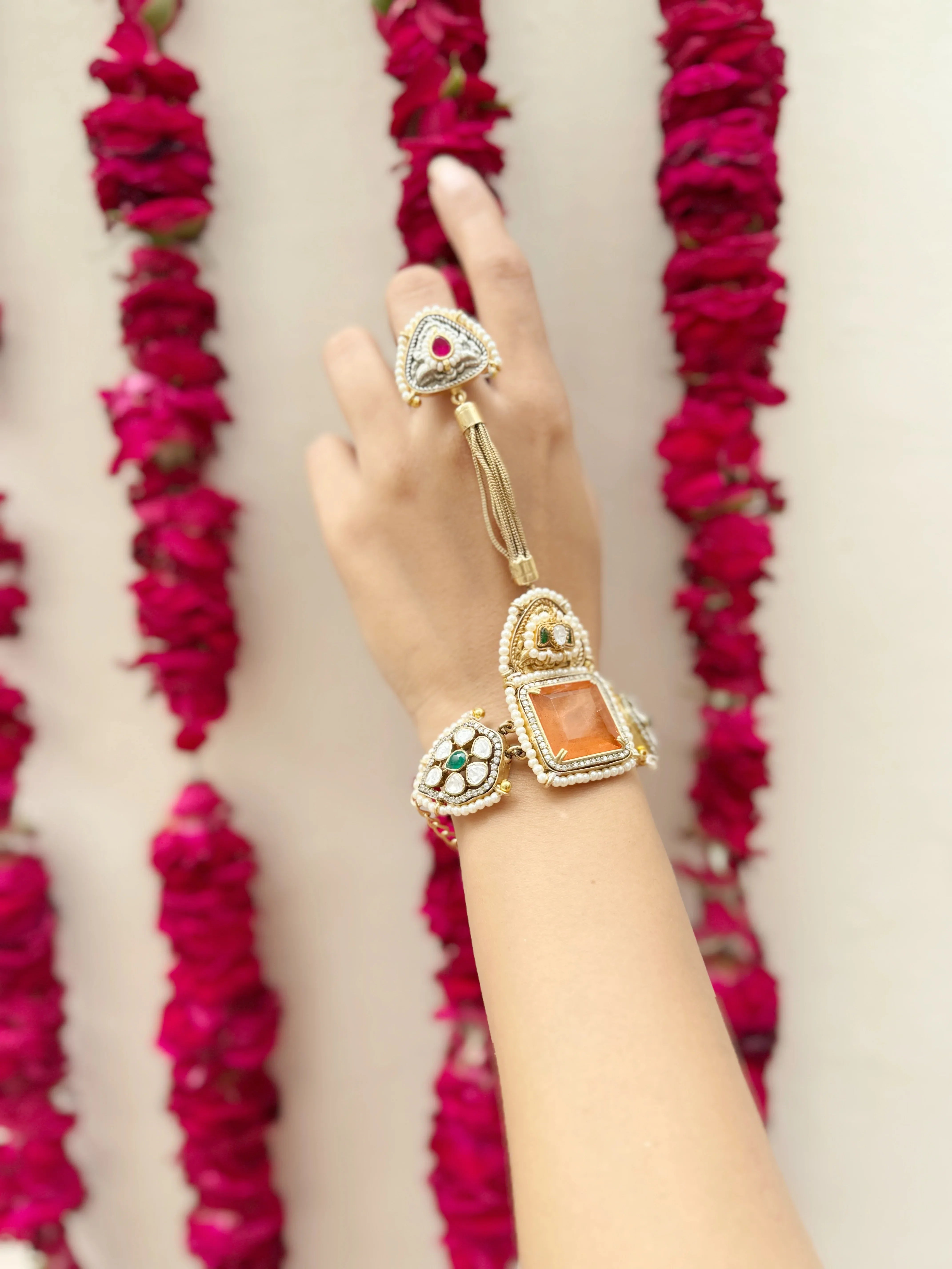 Nazakat Hathphool - Jhaanjhariya