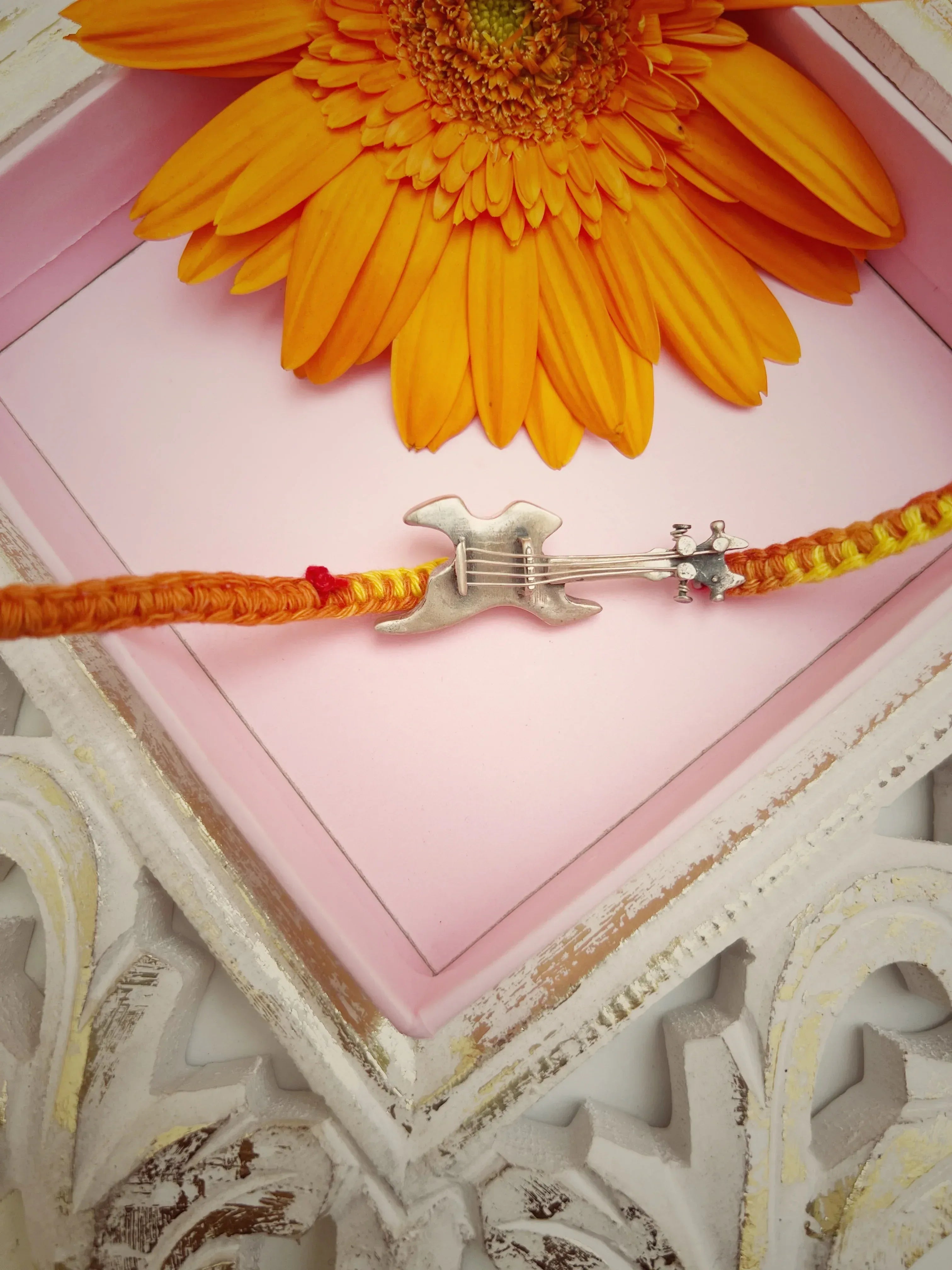 Guitar Rakhi - Jhaanjhariya