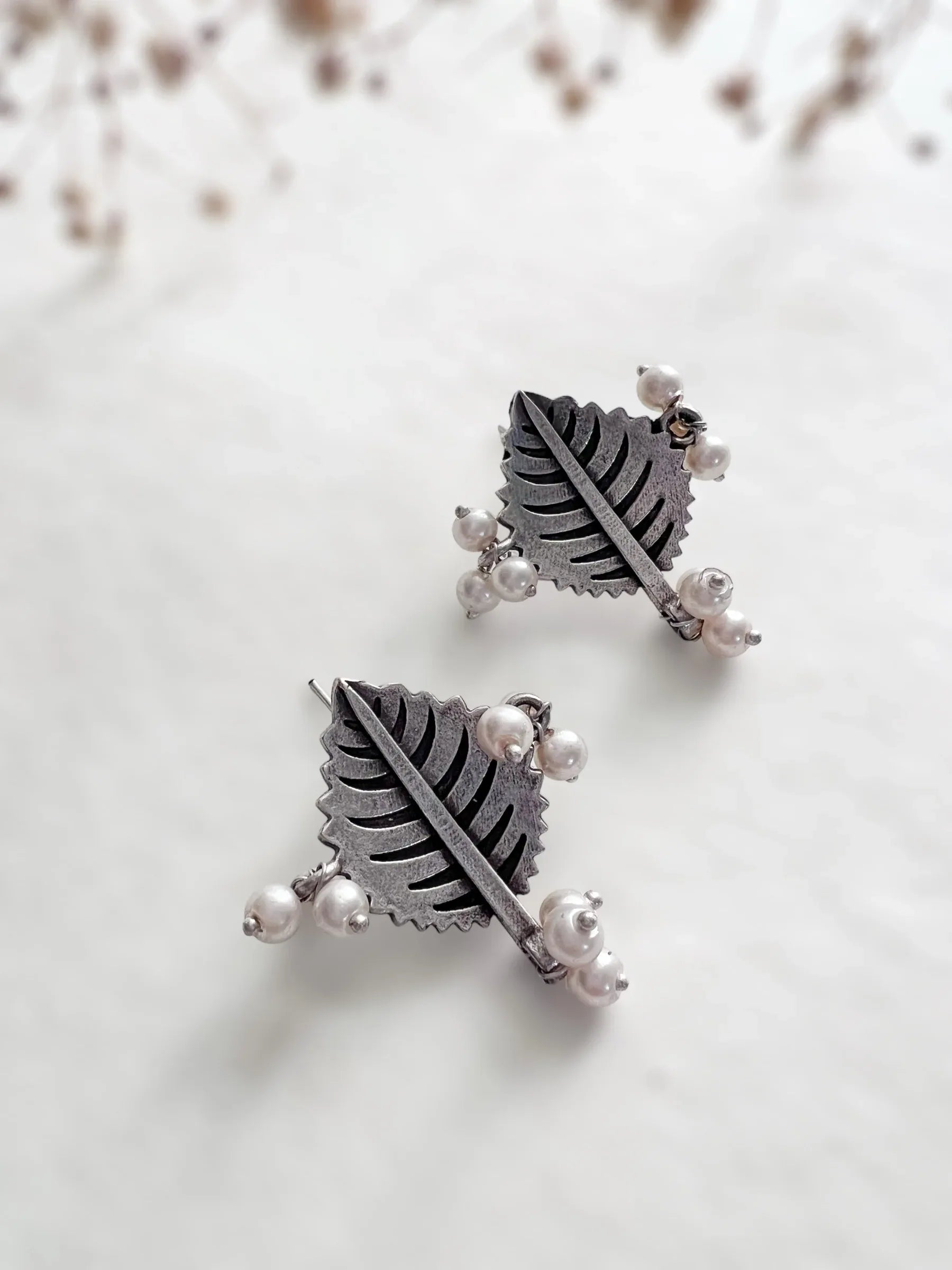 Leaf Studs - Jhaanjhariya
