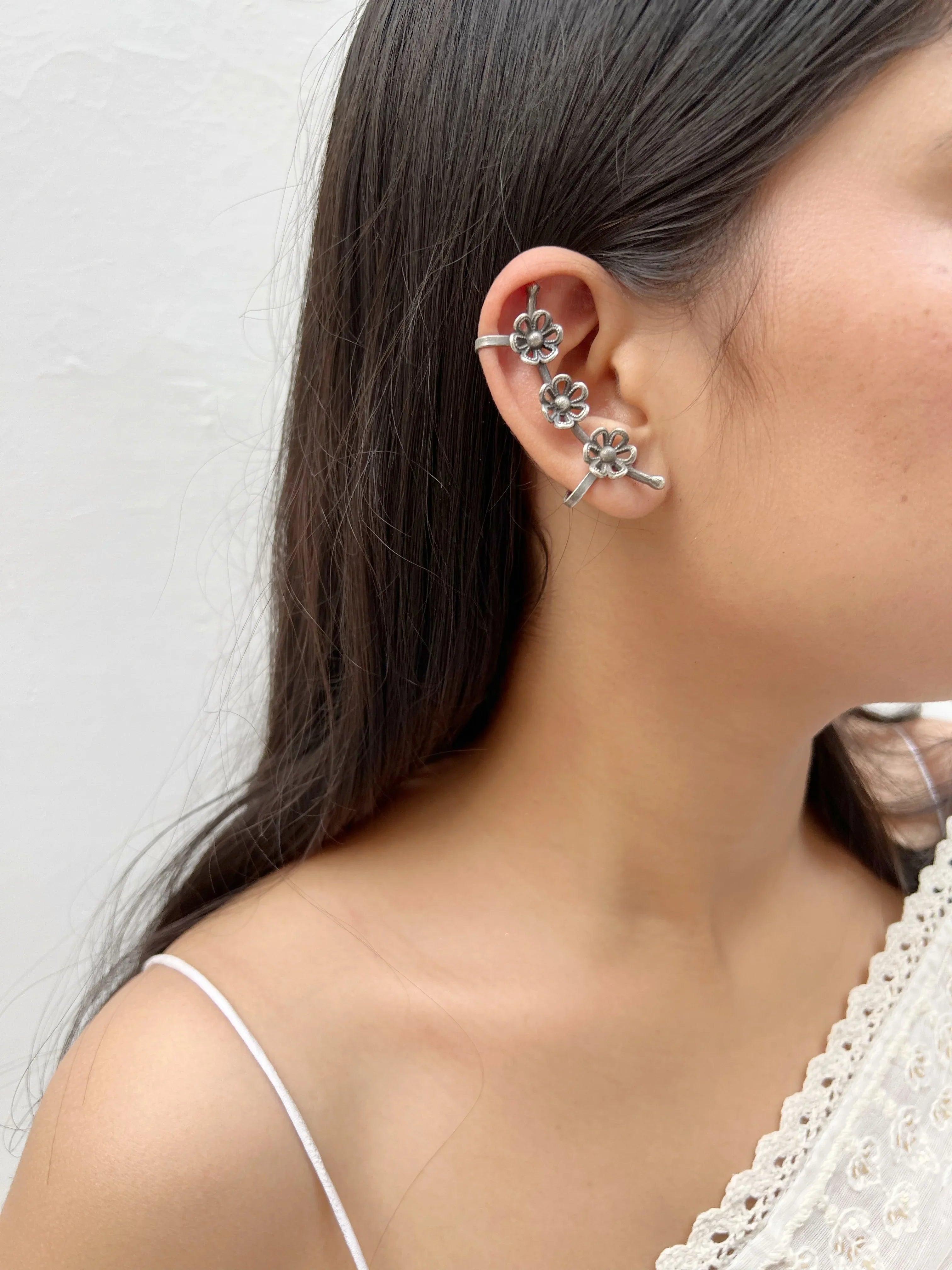 Gavya Earcuffs (SET OF TWO) - Jhaanjhariya