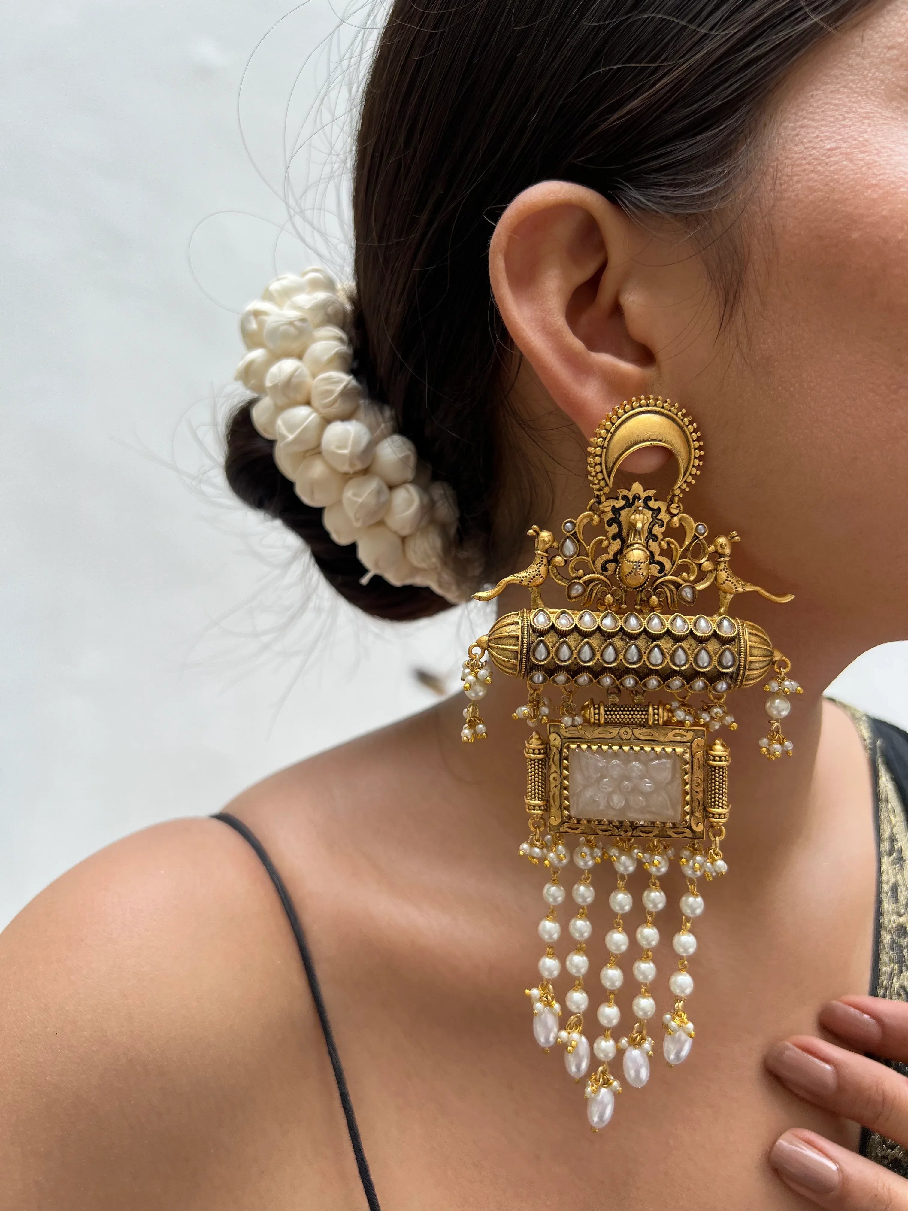 Shanaya Pearl Danglers - Jhaanjhariya