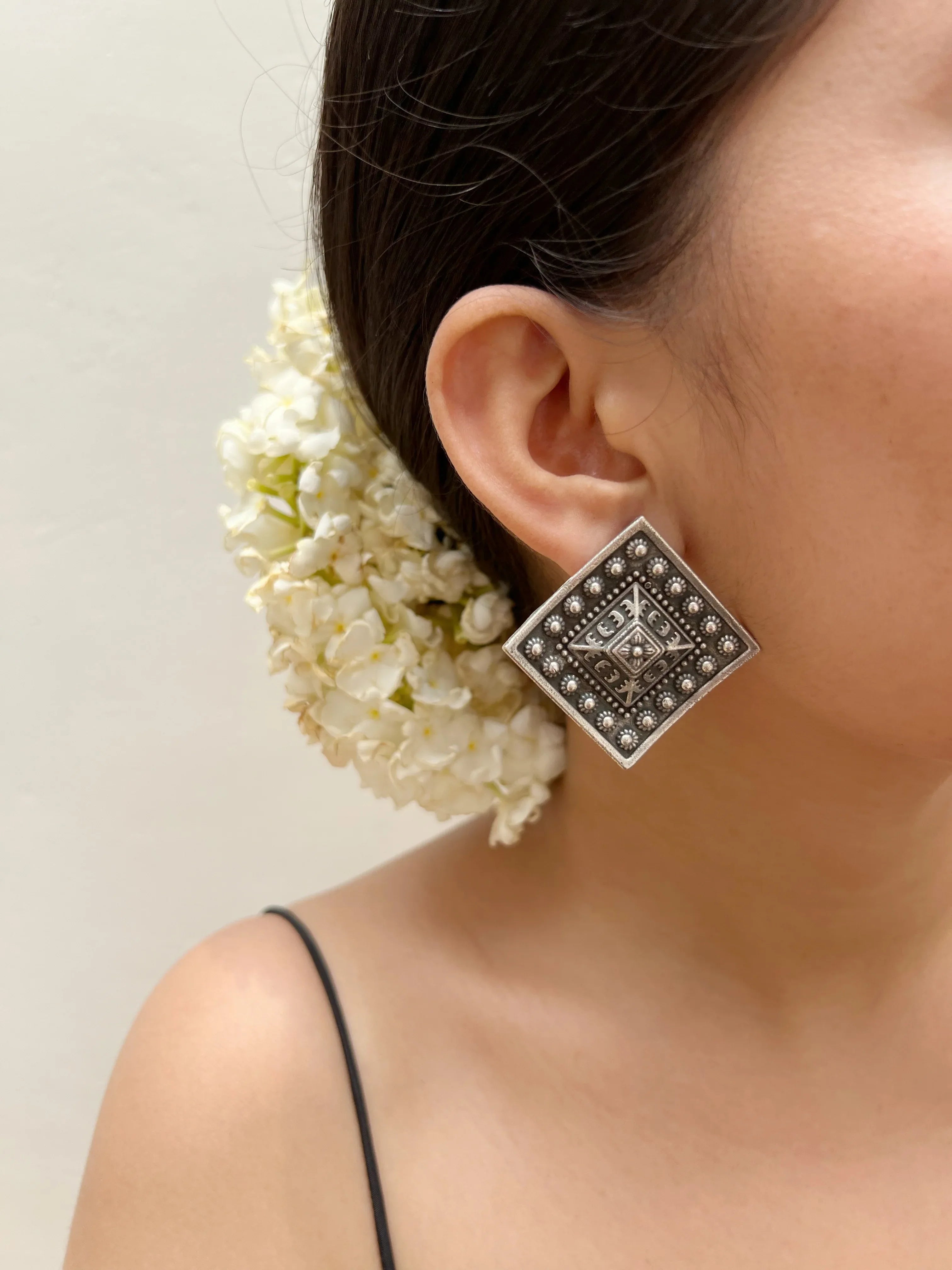 Aayat Earrings - Jhaanjhariya