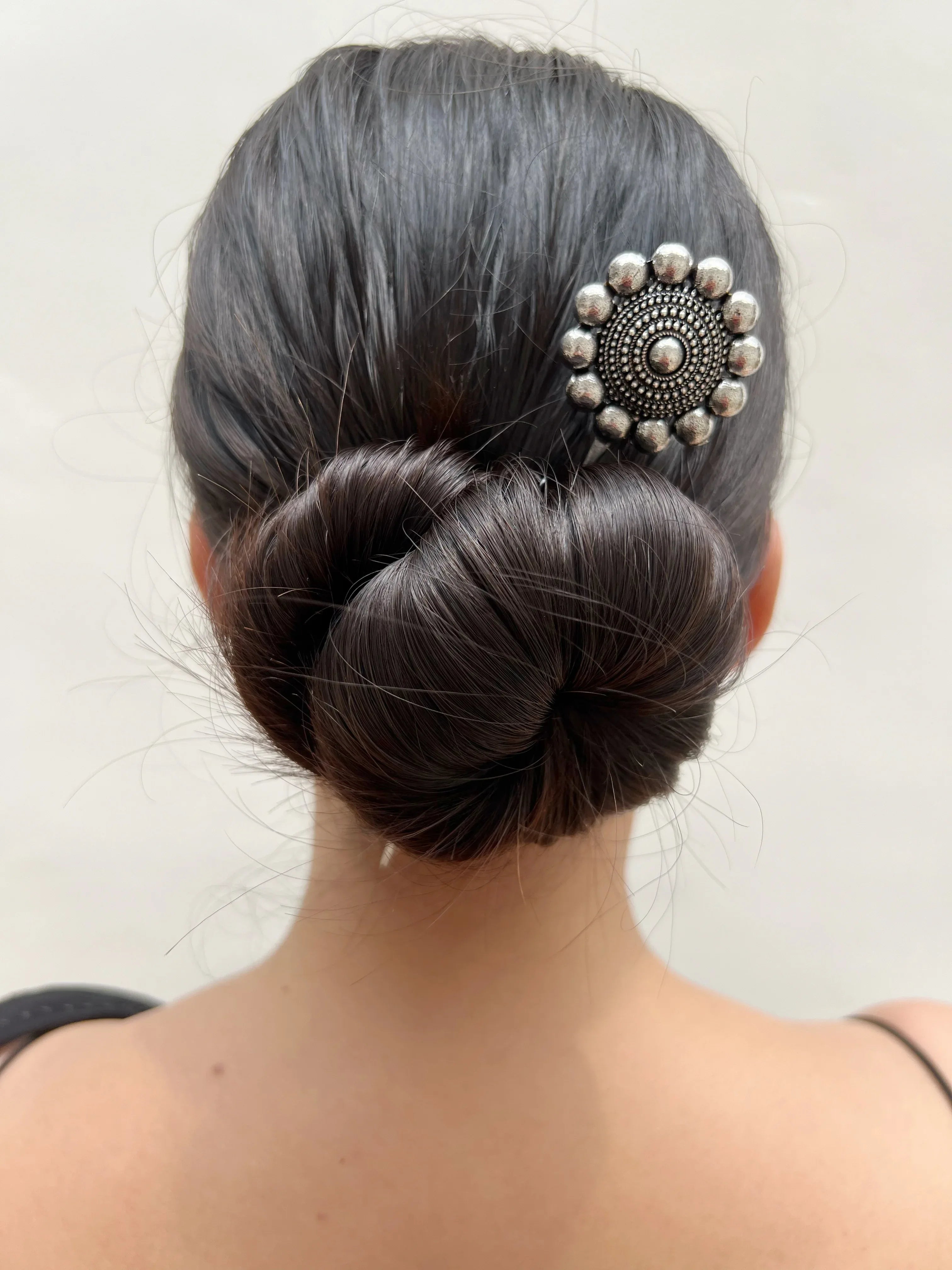 Round Flower Juda Pin - Jhaanjhariya