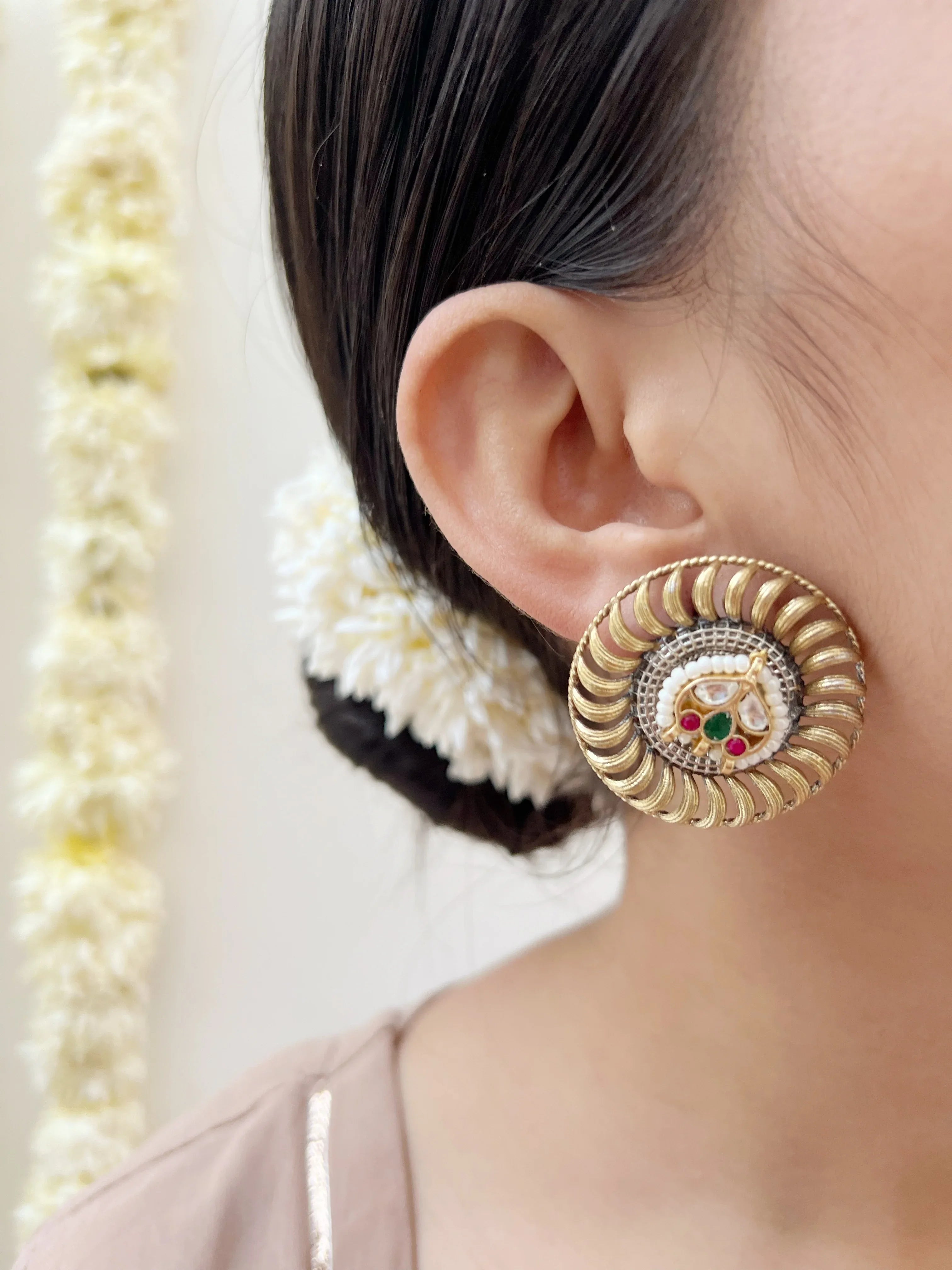 Aura Sona Studs (SET OF TWO) - Jhaanjhariya