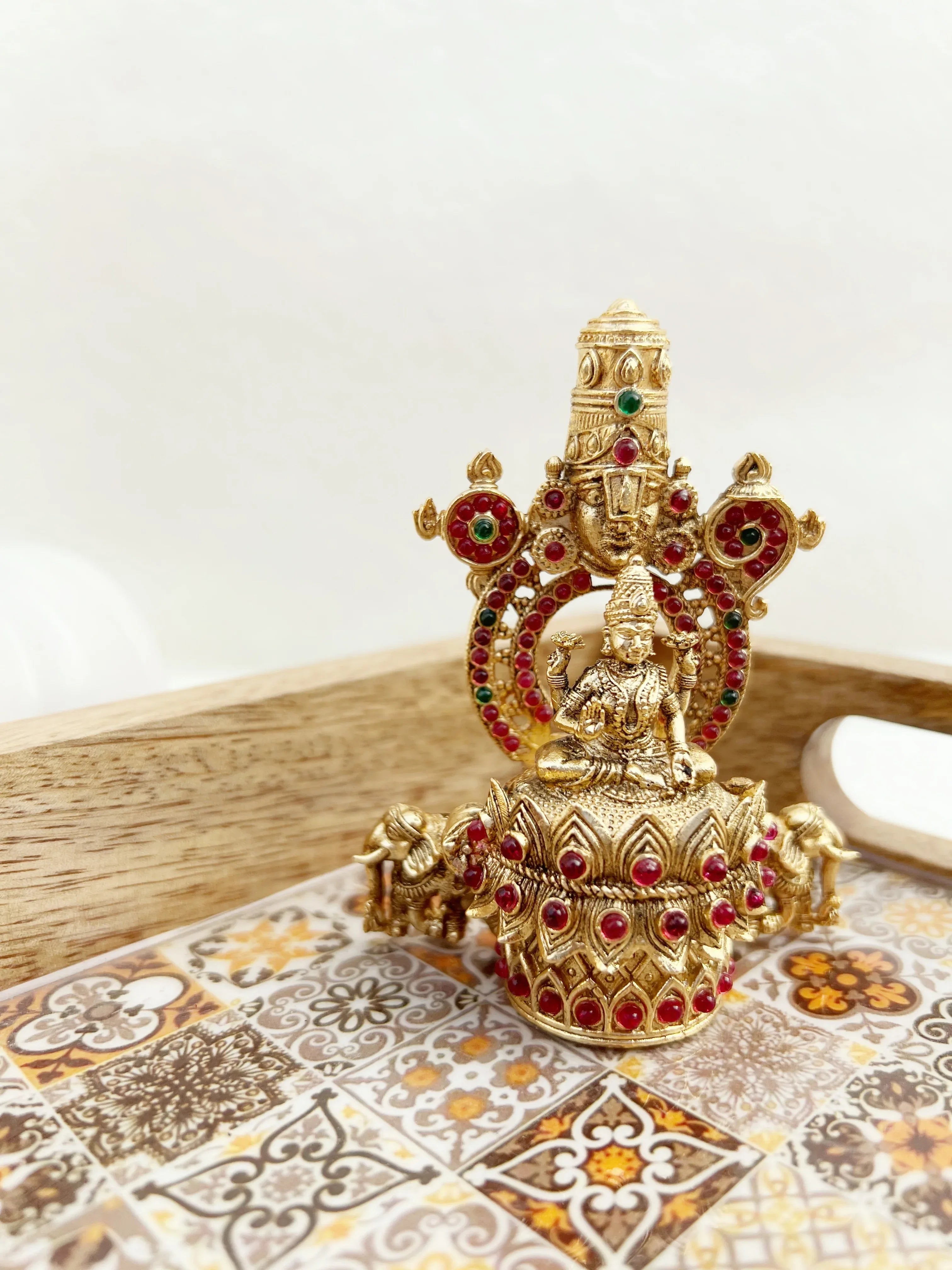 Isakki Kumkum-Box - Jhaanjhariya