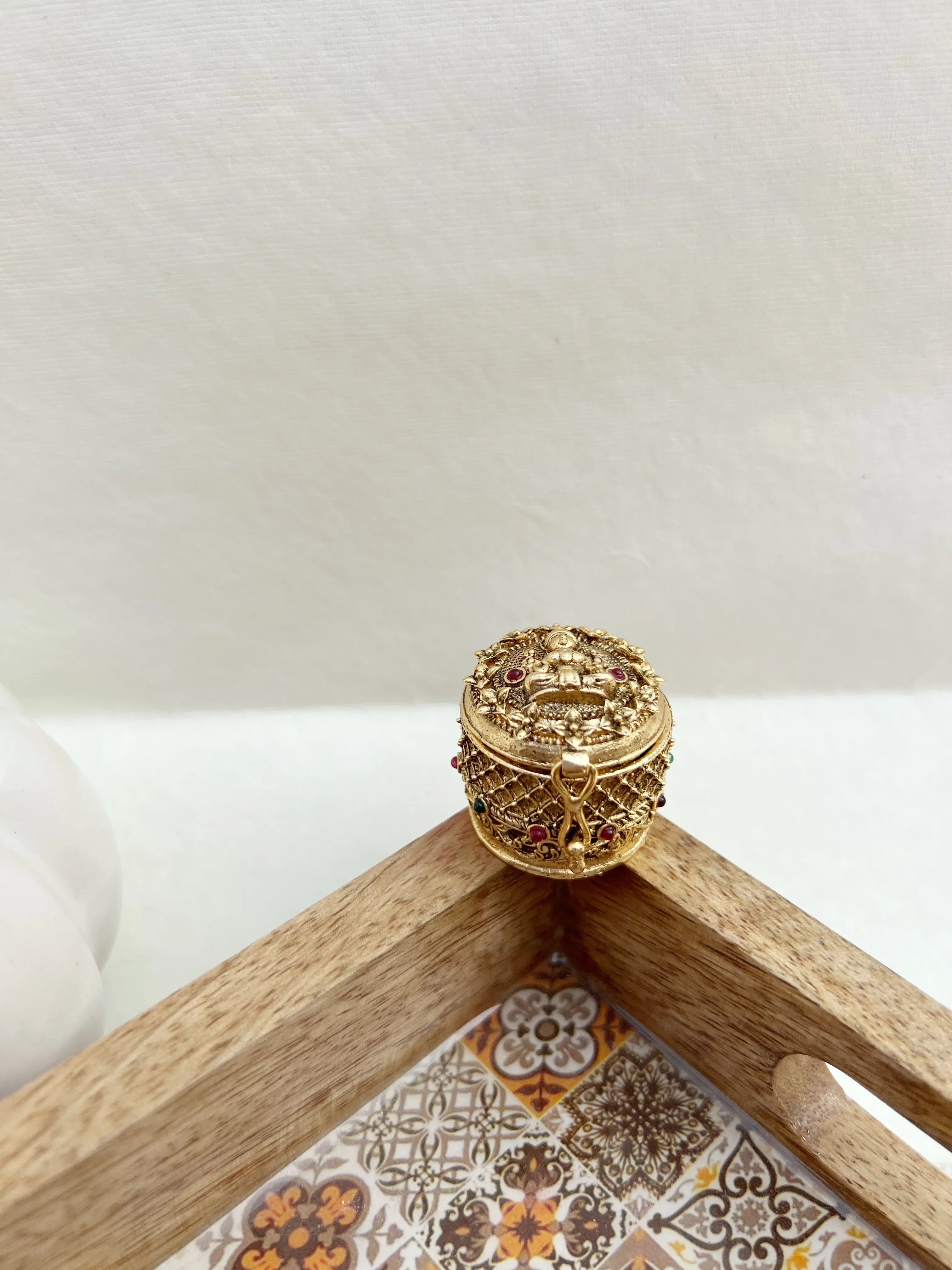 Mahisha Kumkum-Box - Jhaanjhariya