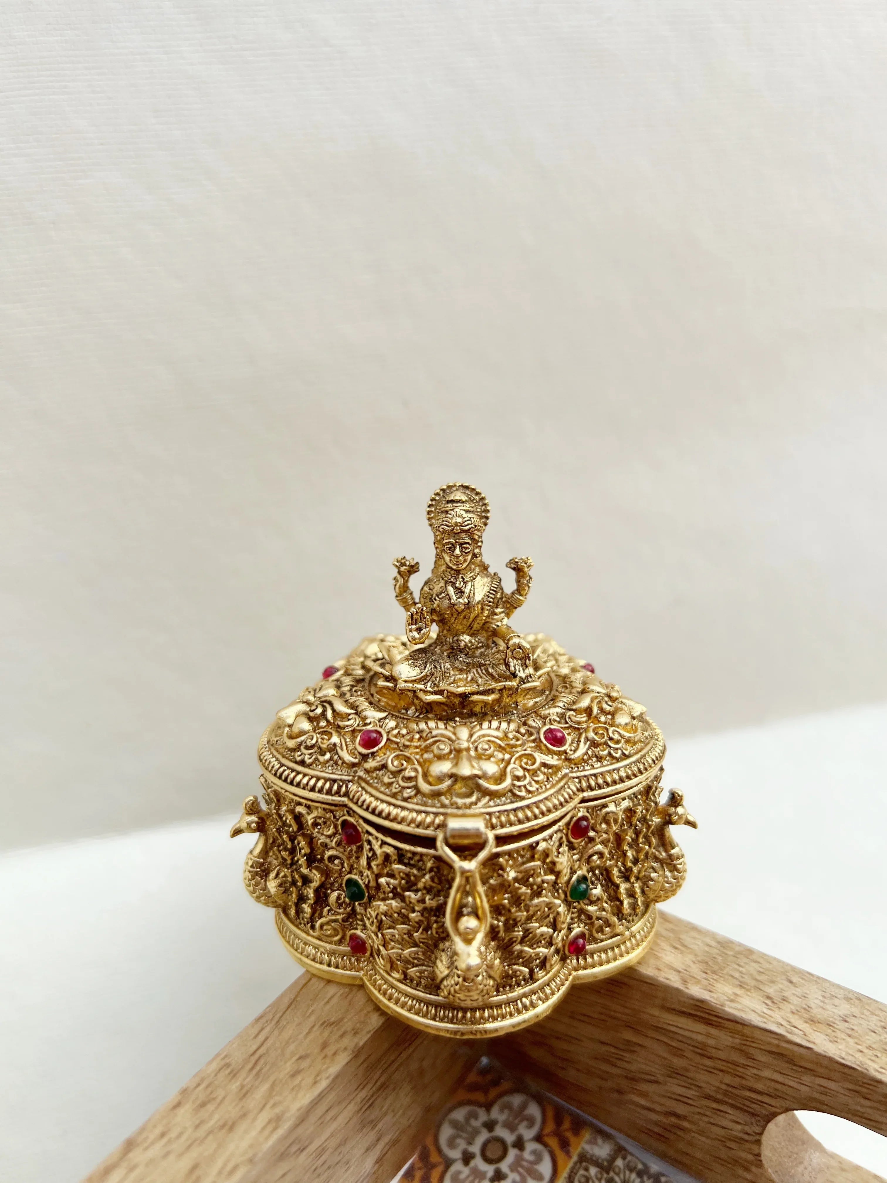 Mahalaxmi Kumkum-box - Jhaanjhariya