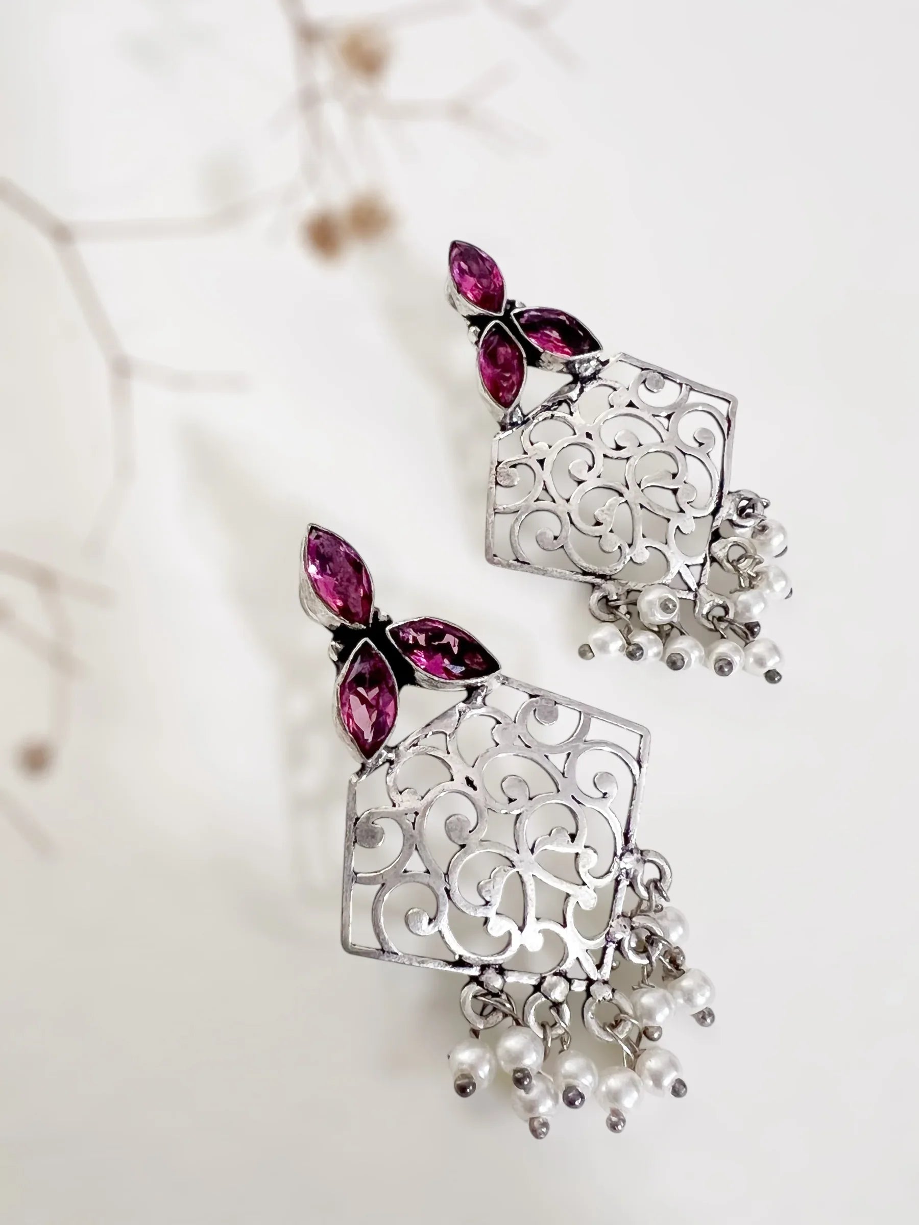 Winterlight Earring - Jhaanjhariya