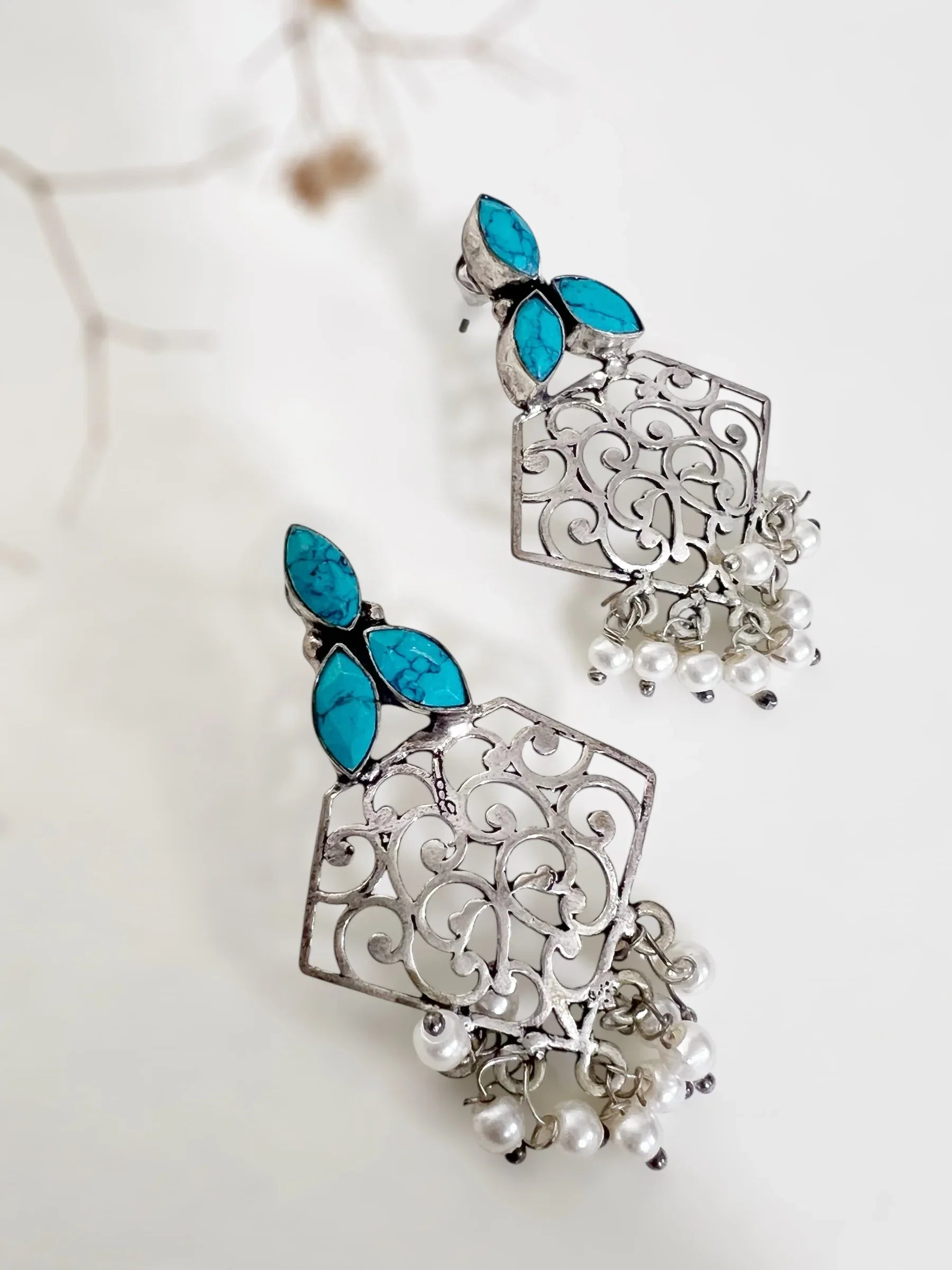 Winterlight Earring - Jhaanjhariya