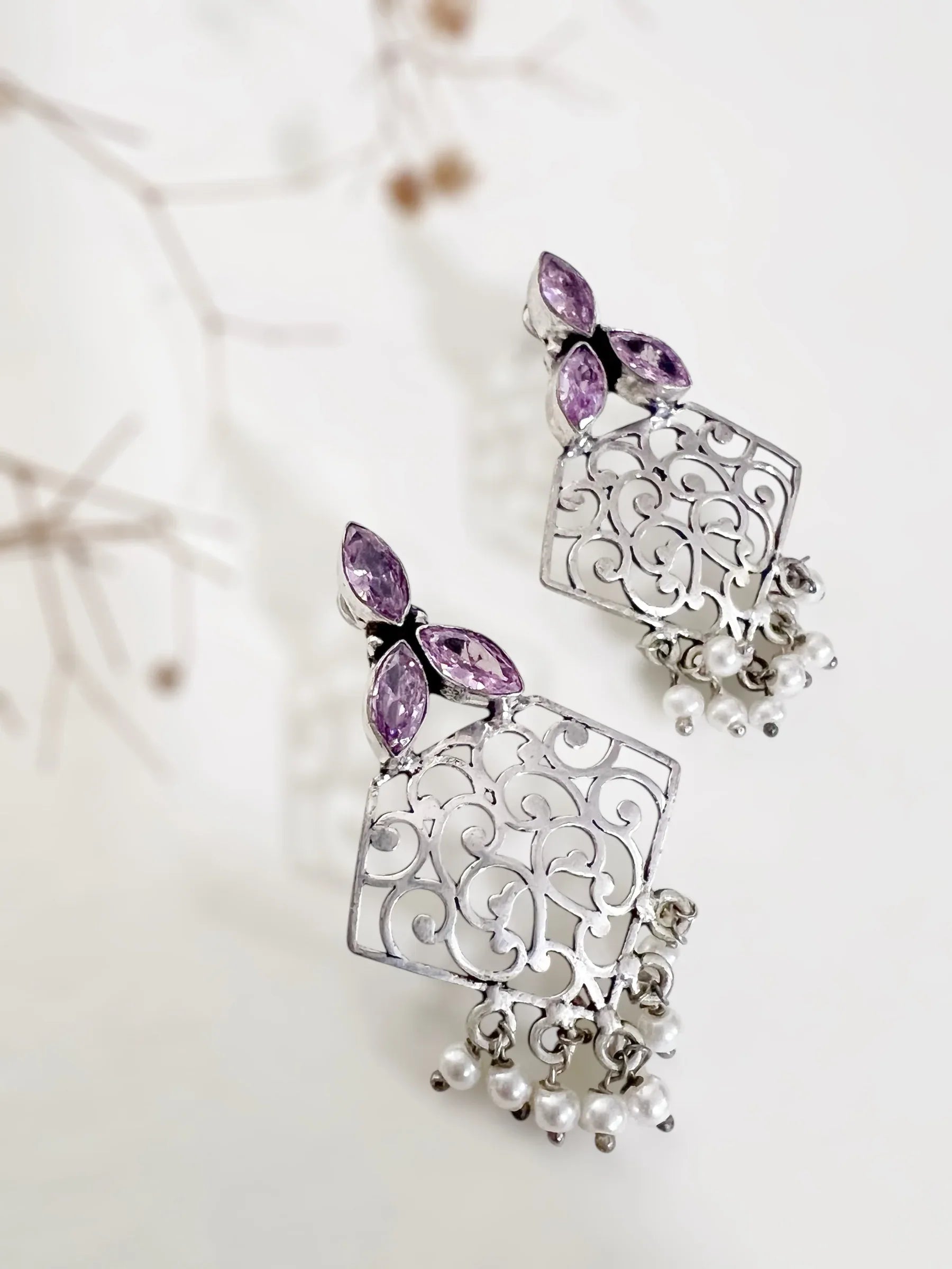 Winterlight Earring - Jhaanjhariya